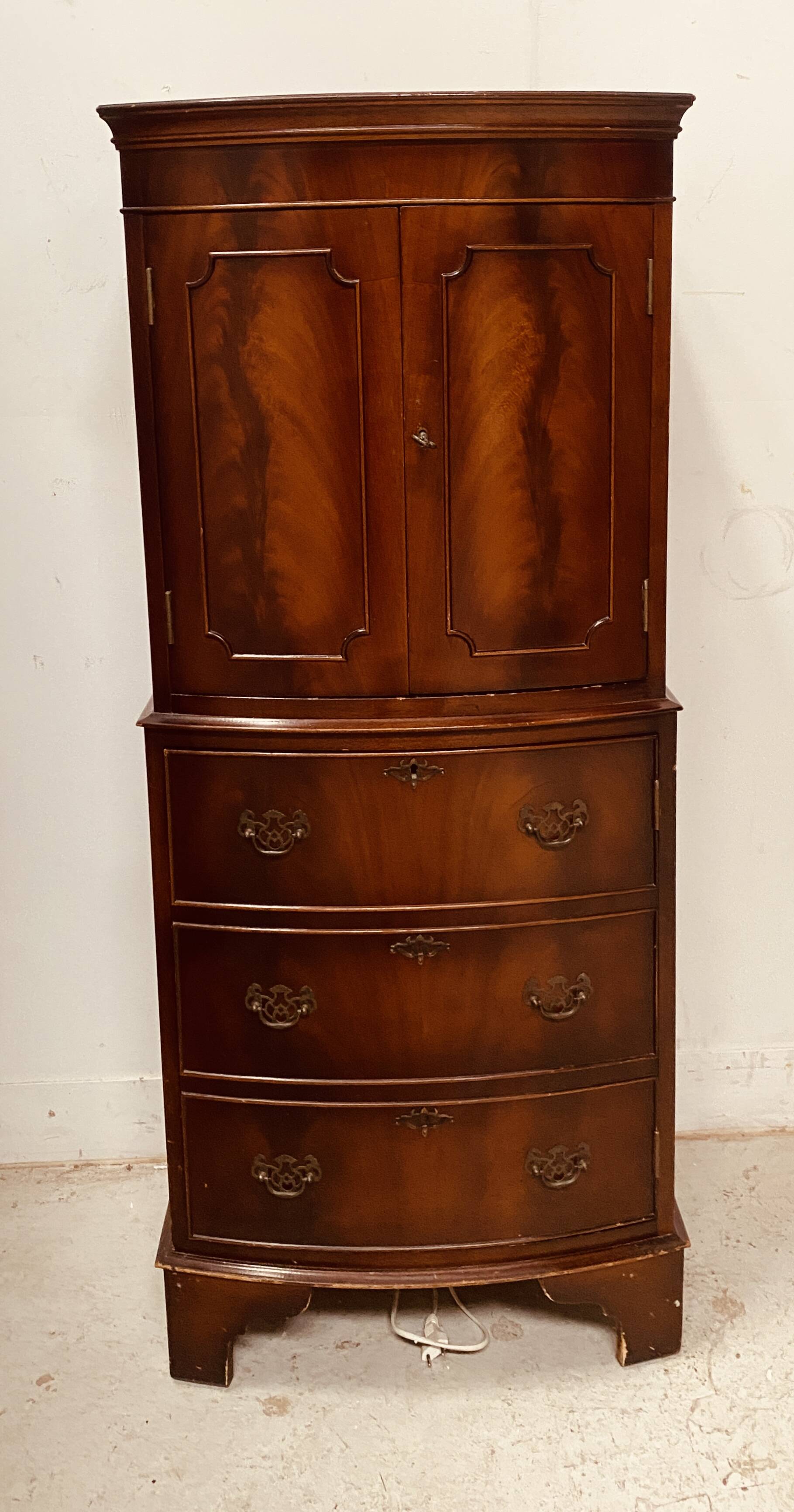 English style mahogany furniture from the 20th century.