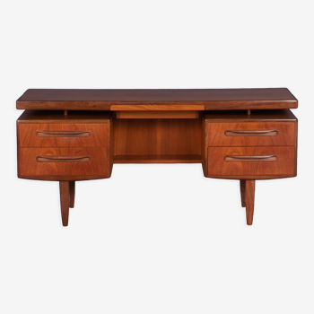 Bureau en teck par Viktor Wilkins pour G-plan 1960