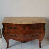 Old chest of drawers style louis 15