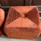 4 poufs