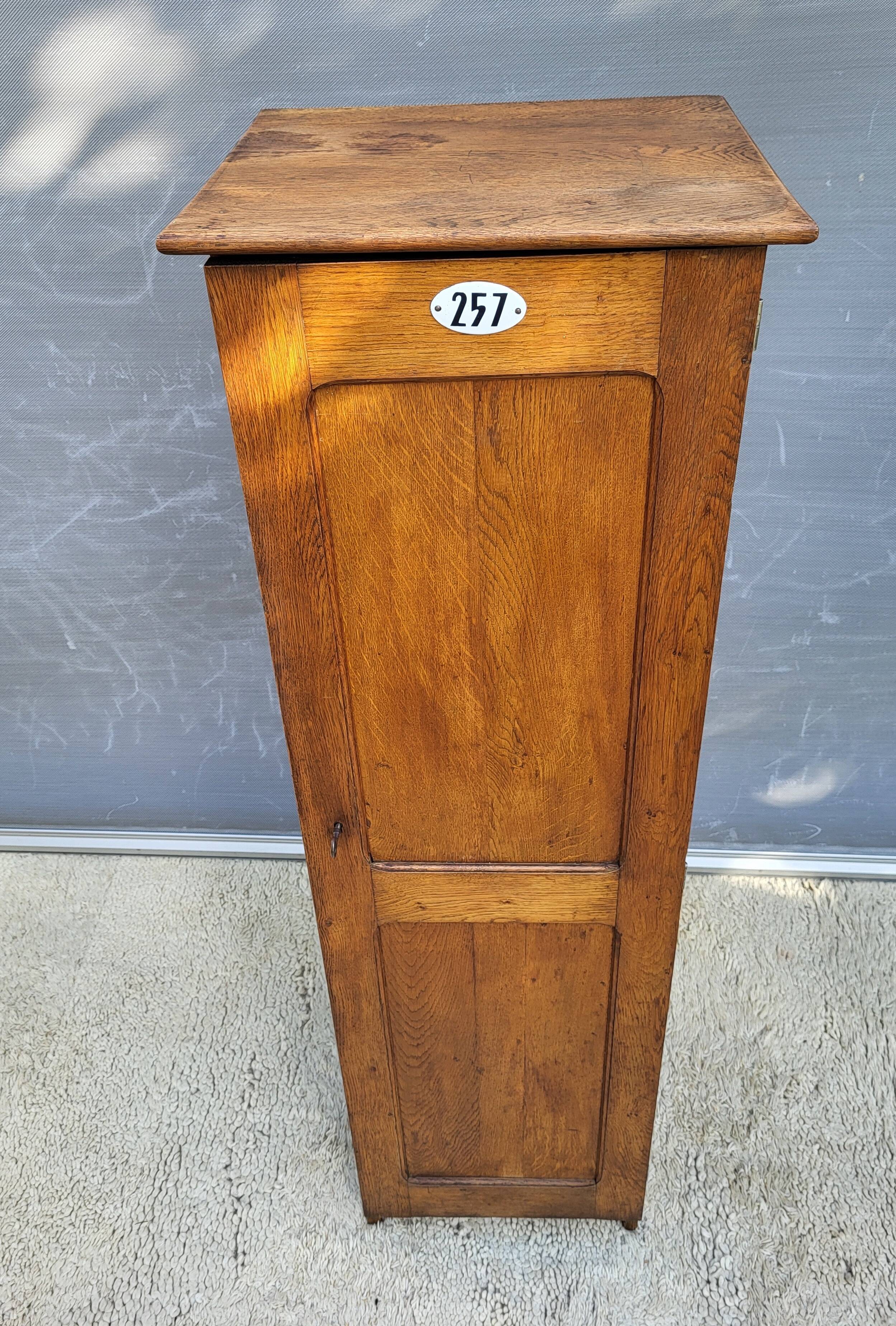 Trade furniture 257 Art Deco bookcase 1925