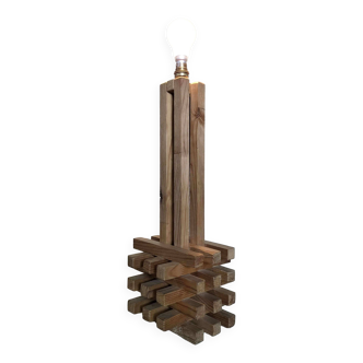 Lampe à poser en bois.