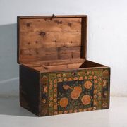 Coffre ancien peint en bois de pin – Chine, vers 1900