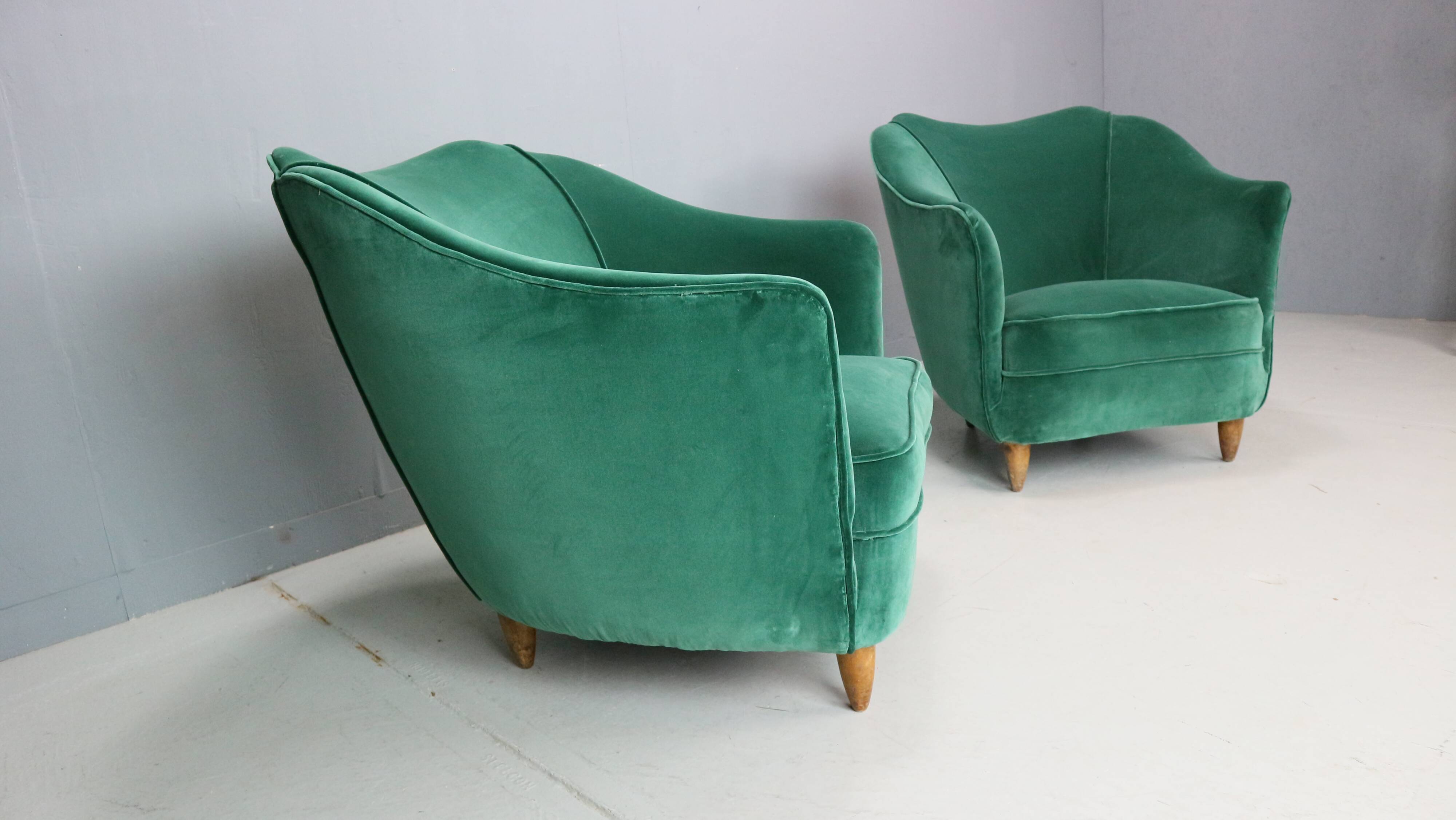 Pair of velvet armchairs Gio Ponti style