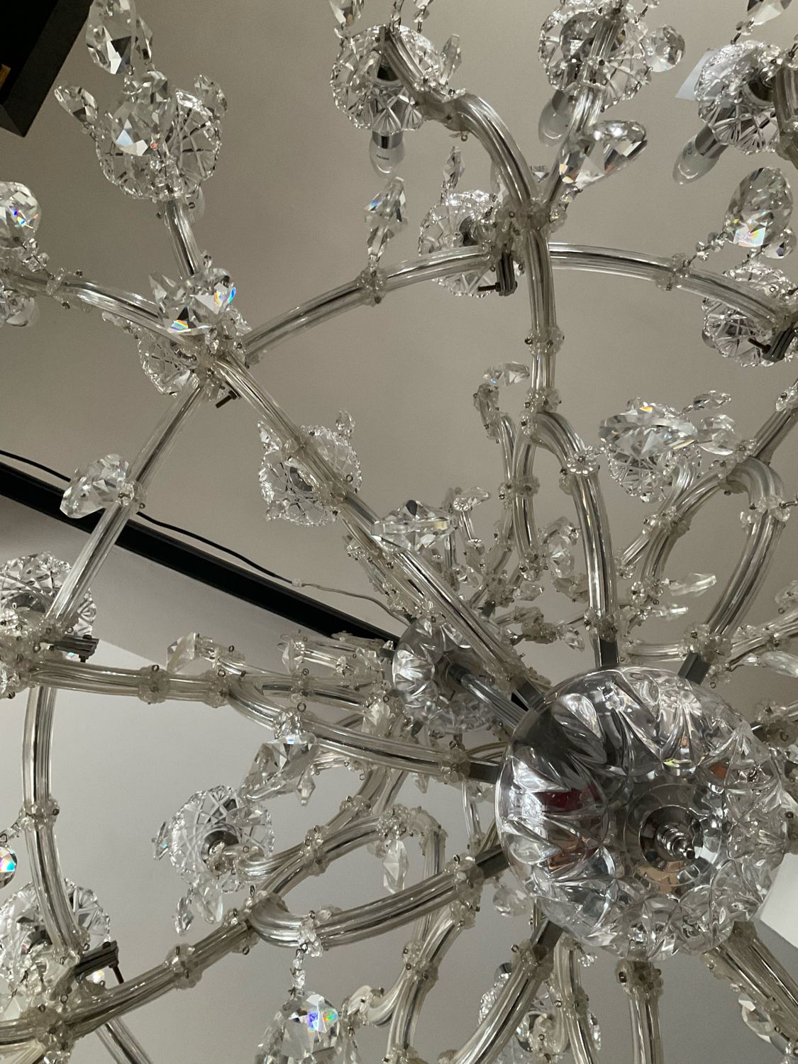 Chandelier 35 Murano glass lamps and crystal tassels D120cm