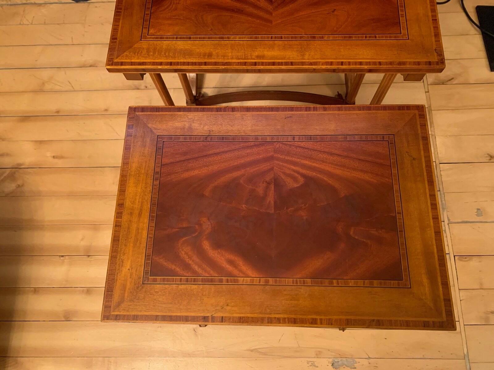 Tables édouardiennes du 20e siècle, années 1890, ensemble de 3