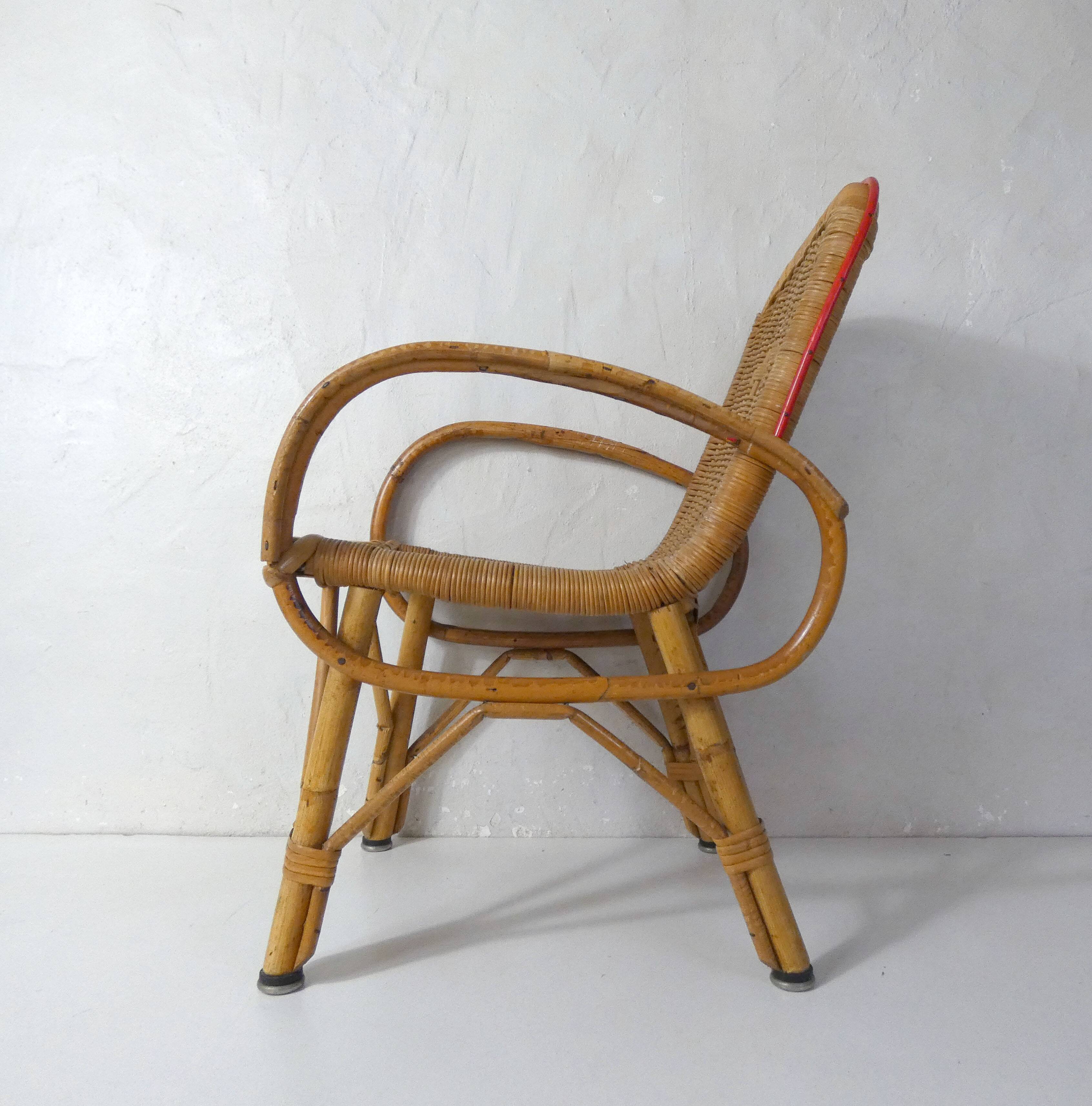 Fauteuil en rotin pour enfant