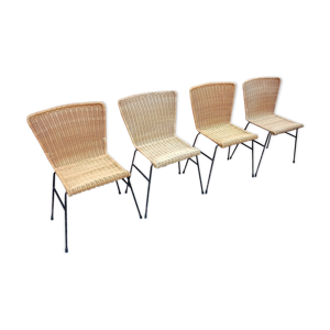 ensemble de quatre chaises