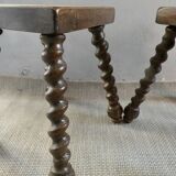 Paire de tabourets en bois massifs, pieds sculptés