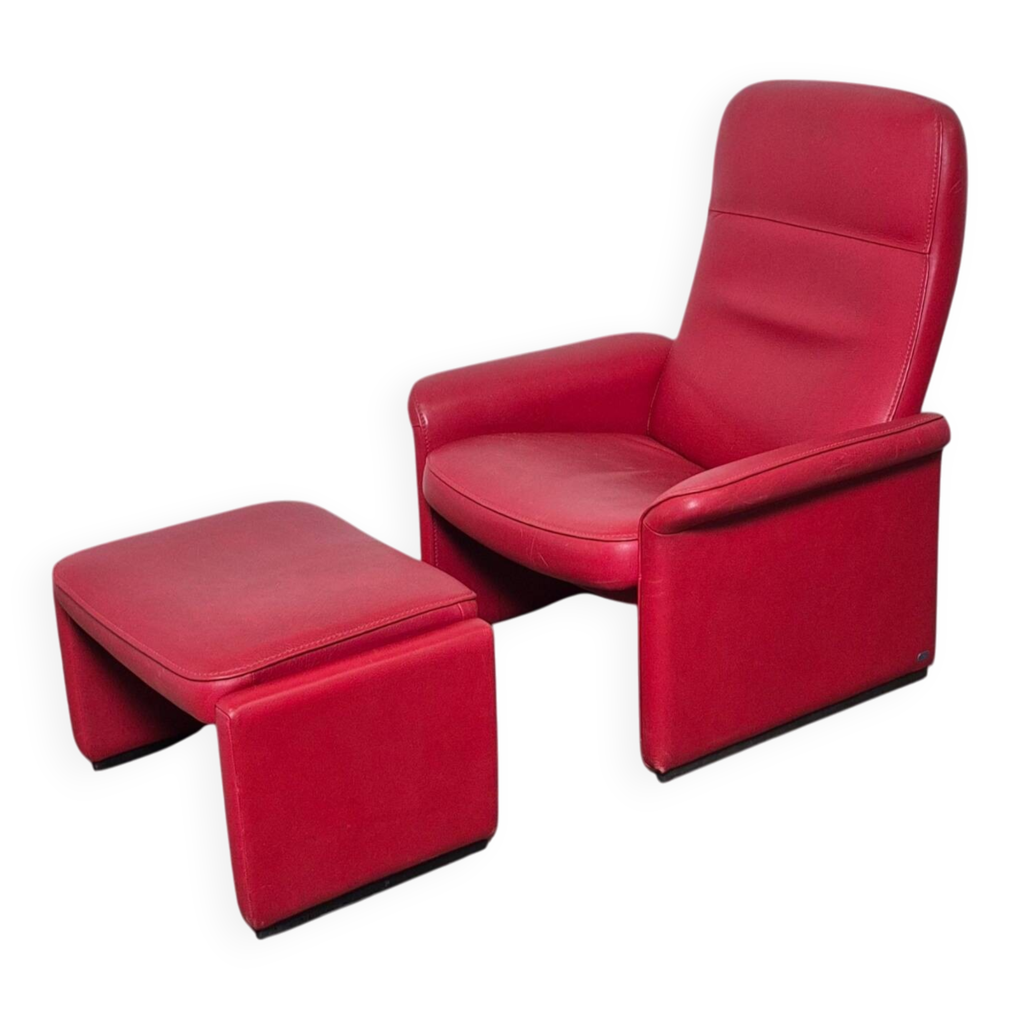 Desede DS50 avec pouf en cuir rouge, Suisse années 1980.