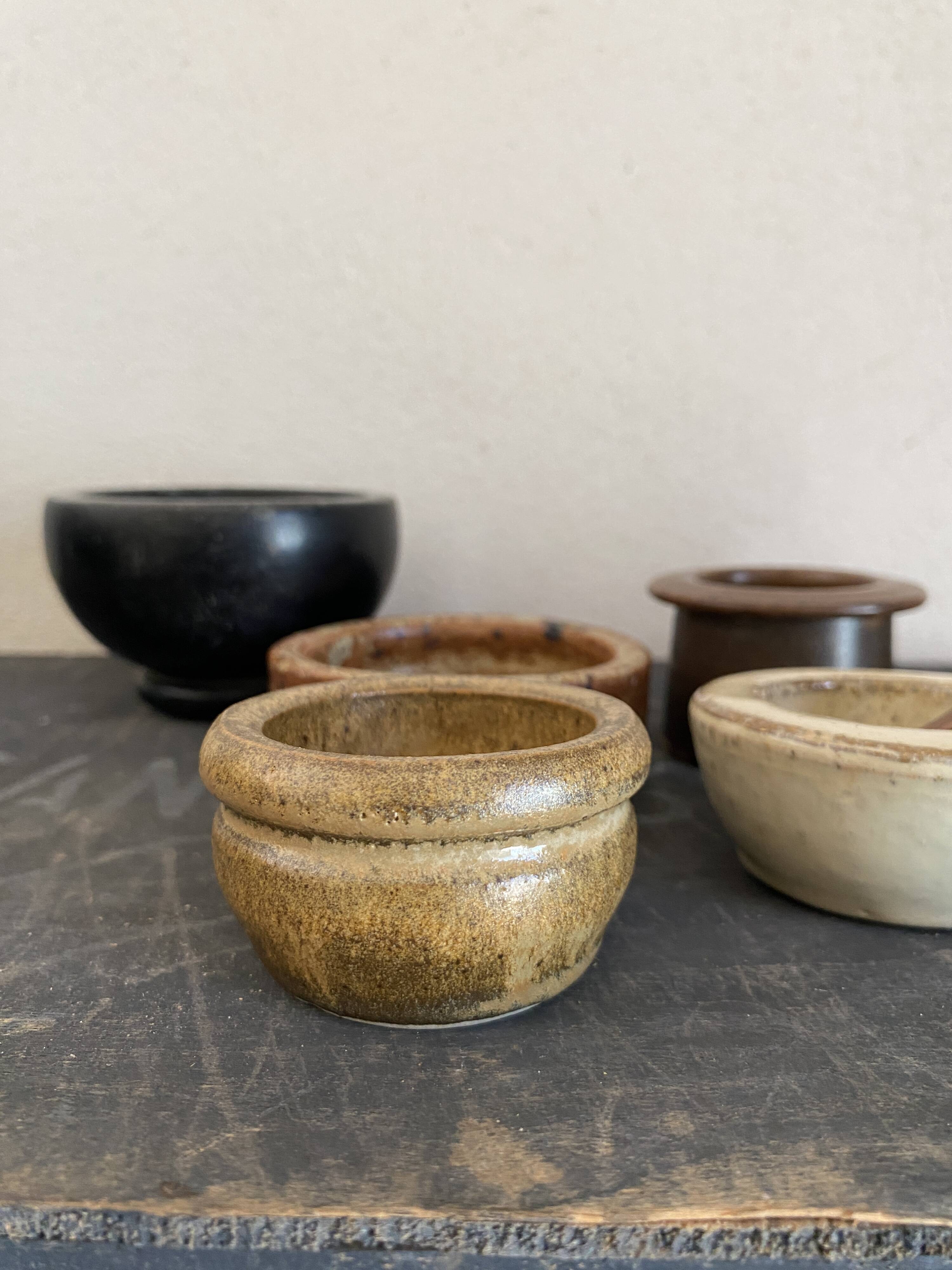 6 mini ceramic bowls, mother-of-pearl spoon