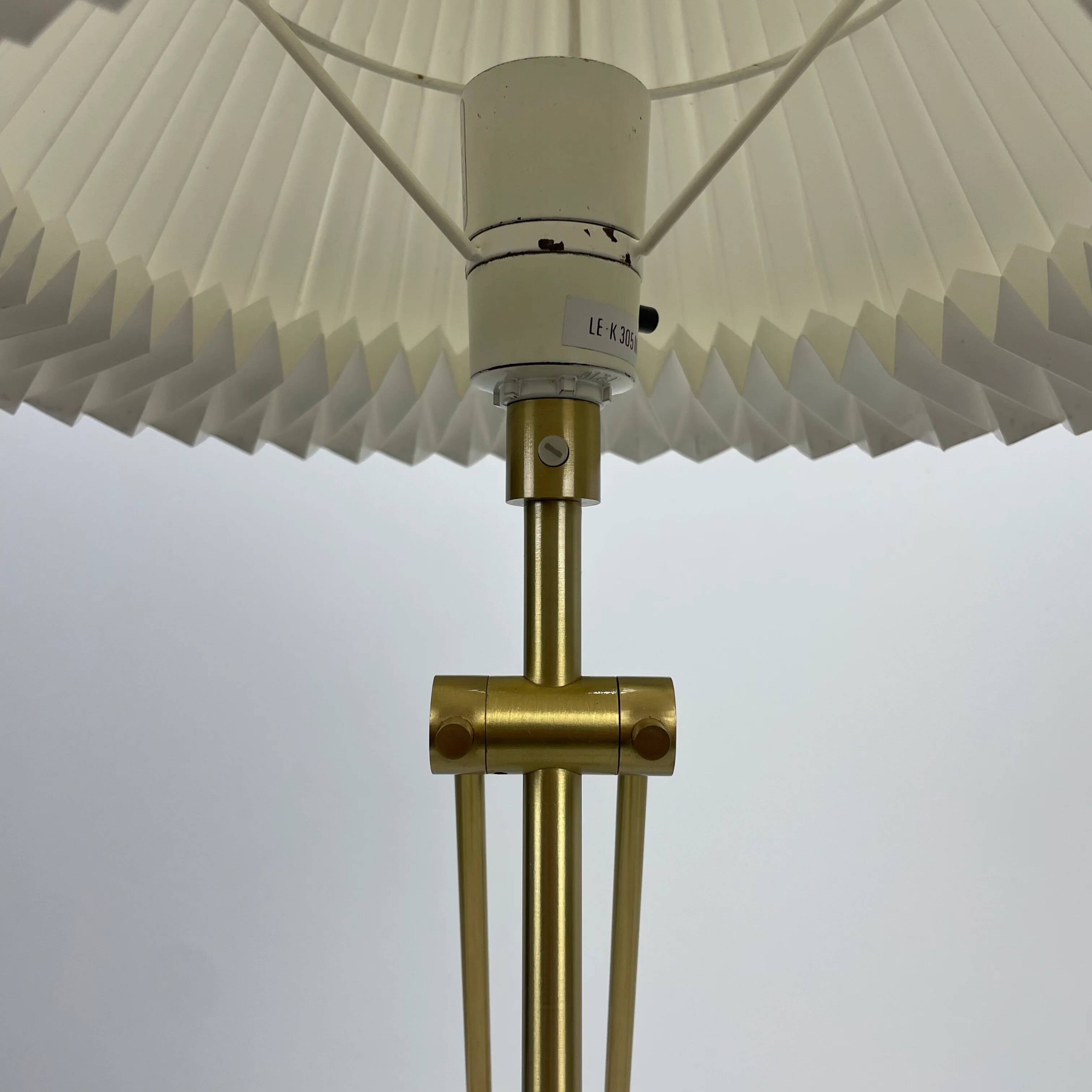 Table lamp Le Klint model 305 by Christian Hvidt 1970