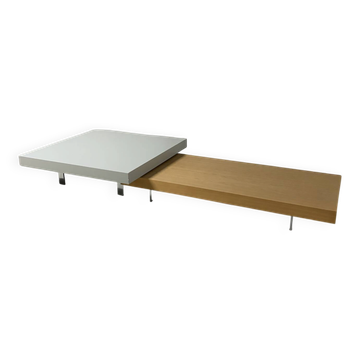 Set of 2 design coffee tables by Molteni&C, light wood and grey lacquered.