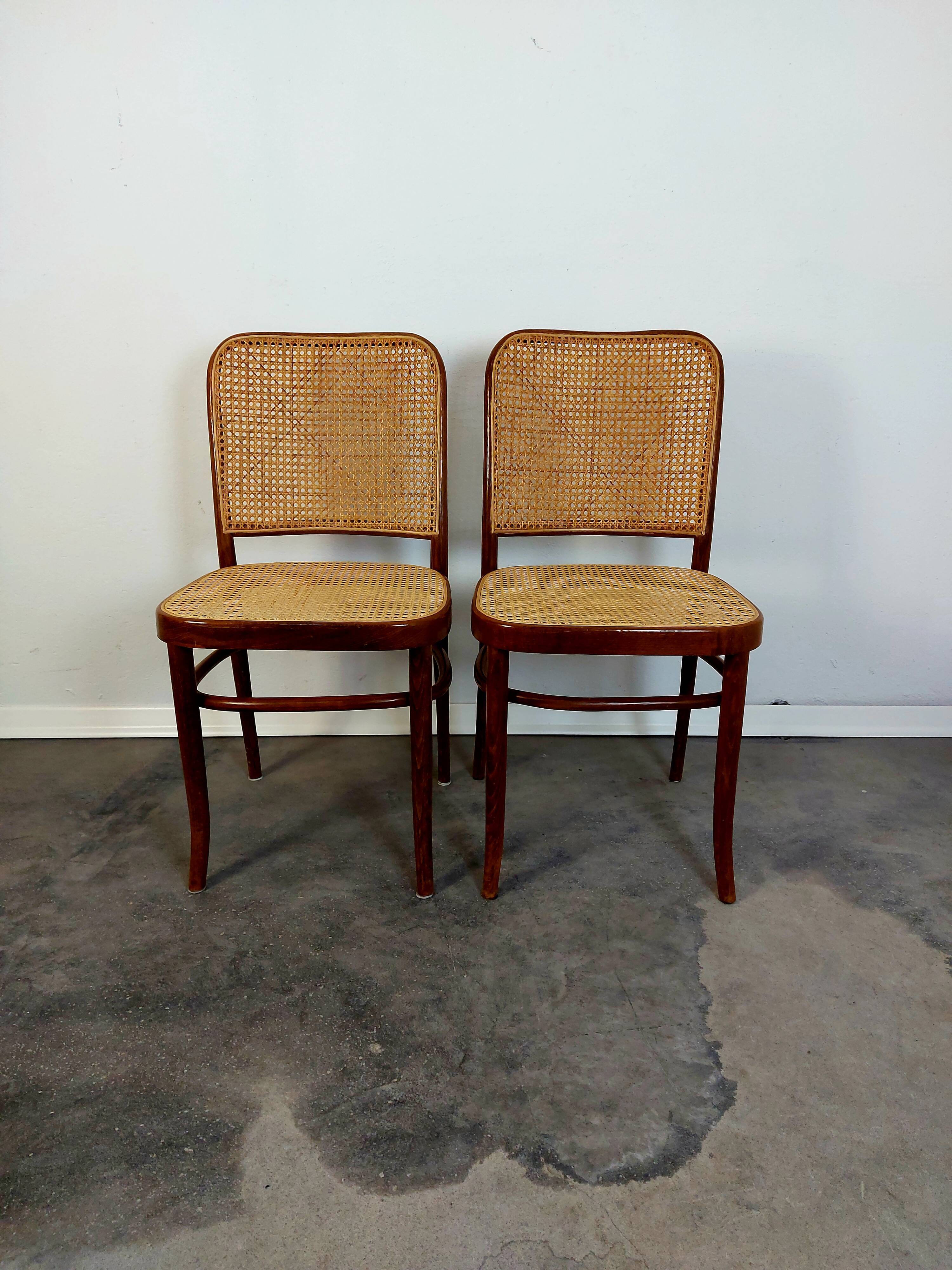 Prague Chair, no. 811 Bentwood chair, 1970s, 1 of 2