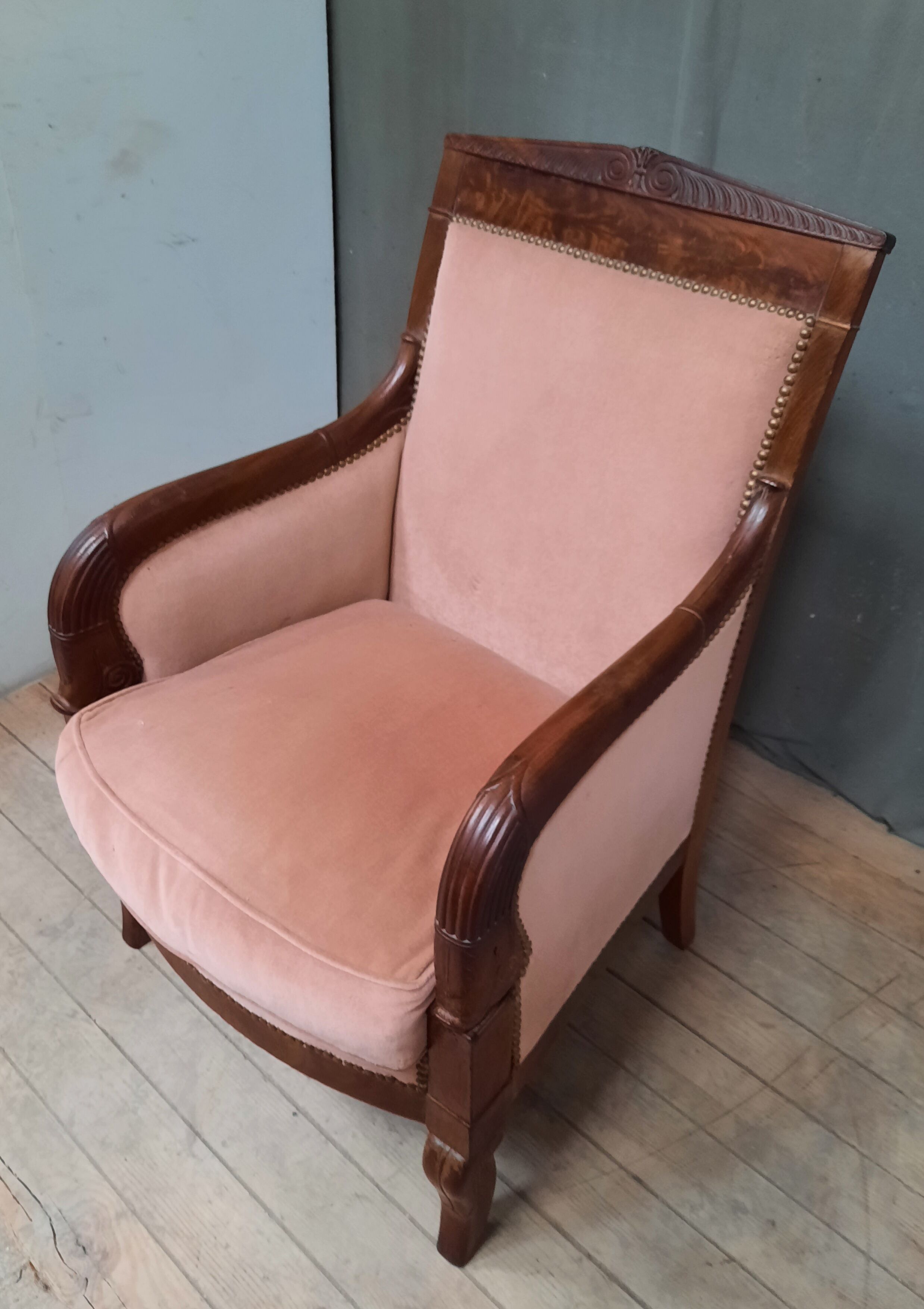 Shepherdess nineteenth in mahogany