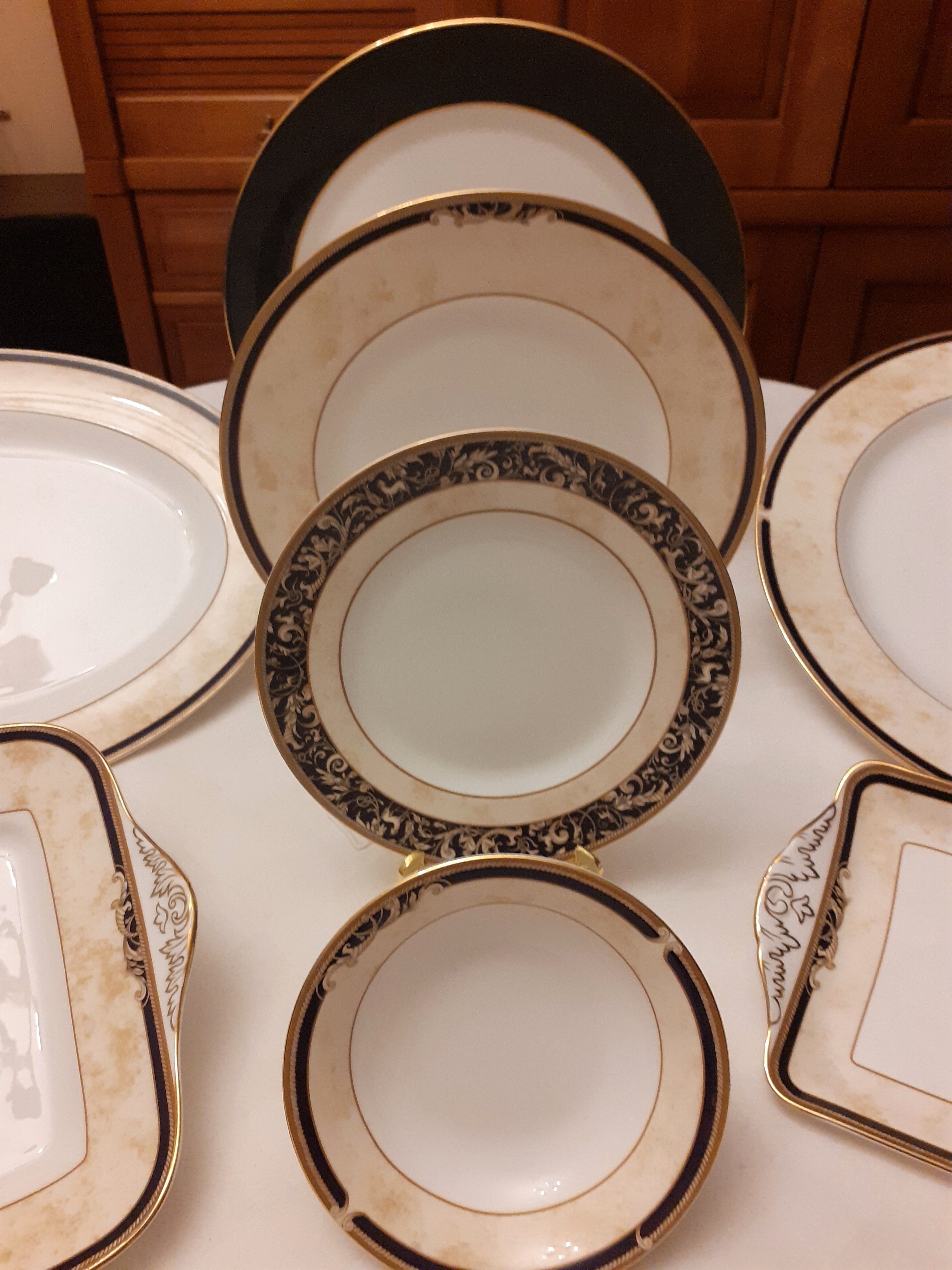 Table service Wedgwood fine porcelain model cornucopia