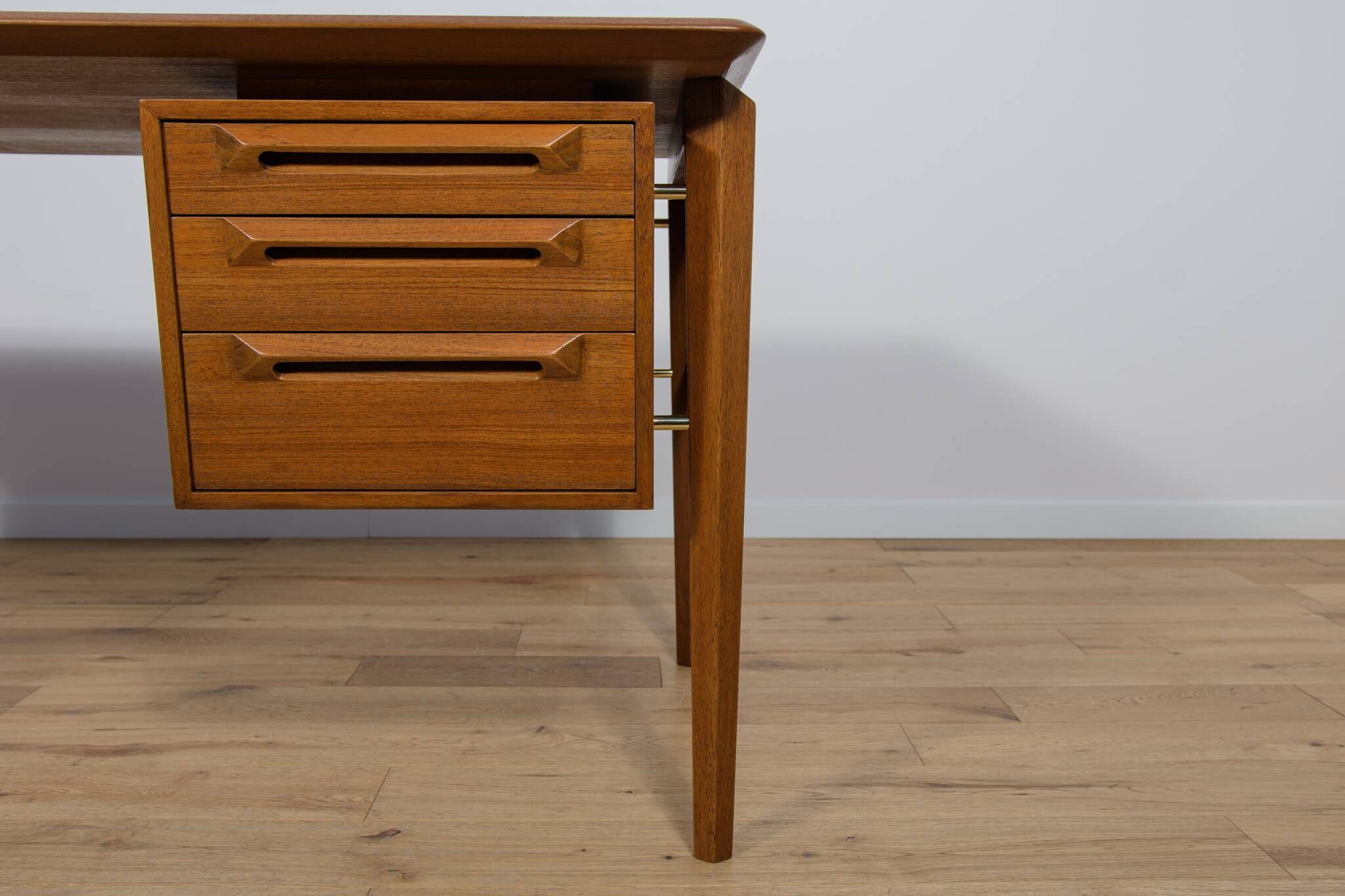 Mid-Century Teak Desk by I.B Kofod-Larsen for Seffle Möbelfabrik, Sweden, 1950s