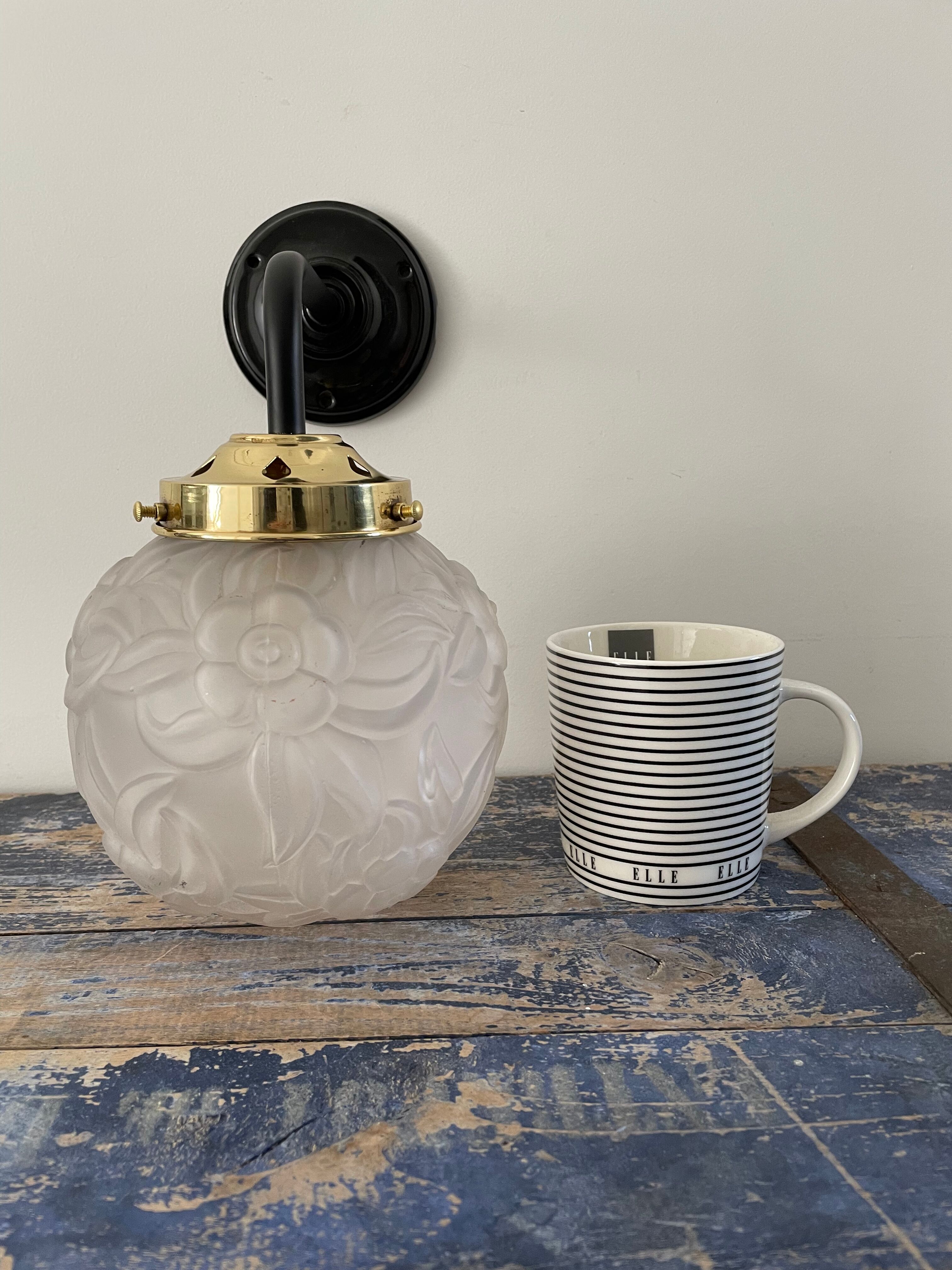 Art Deco wall lamp