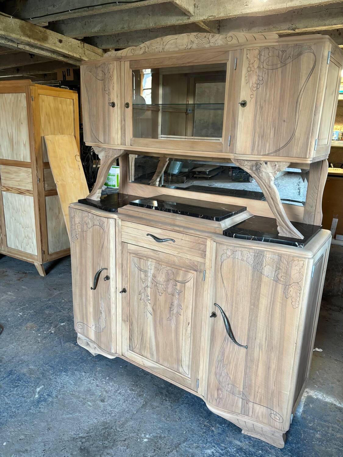 Buffet parisien Art Déco en bois naturel