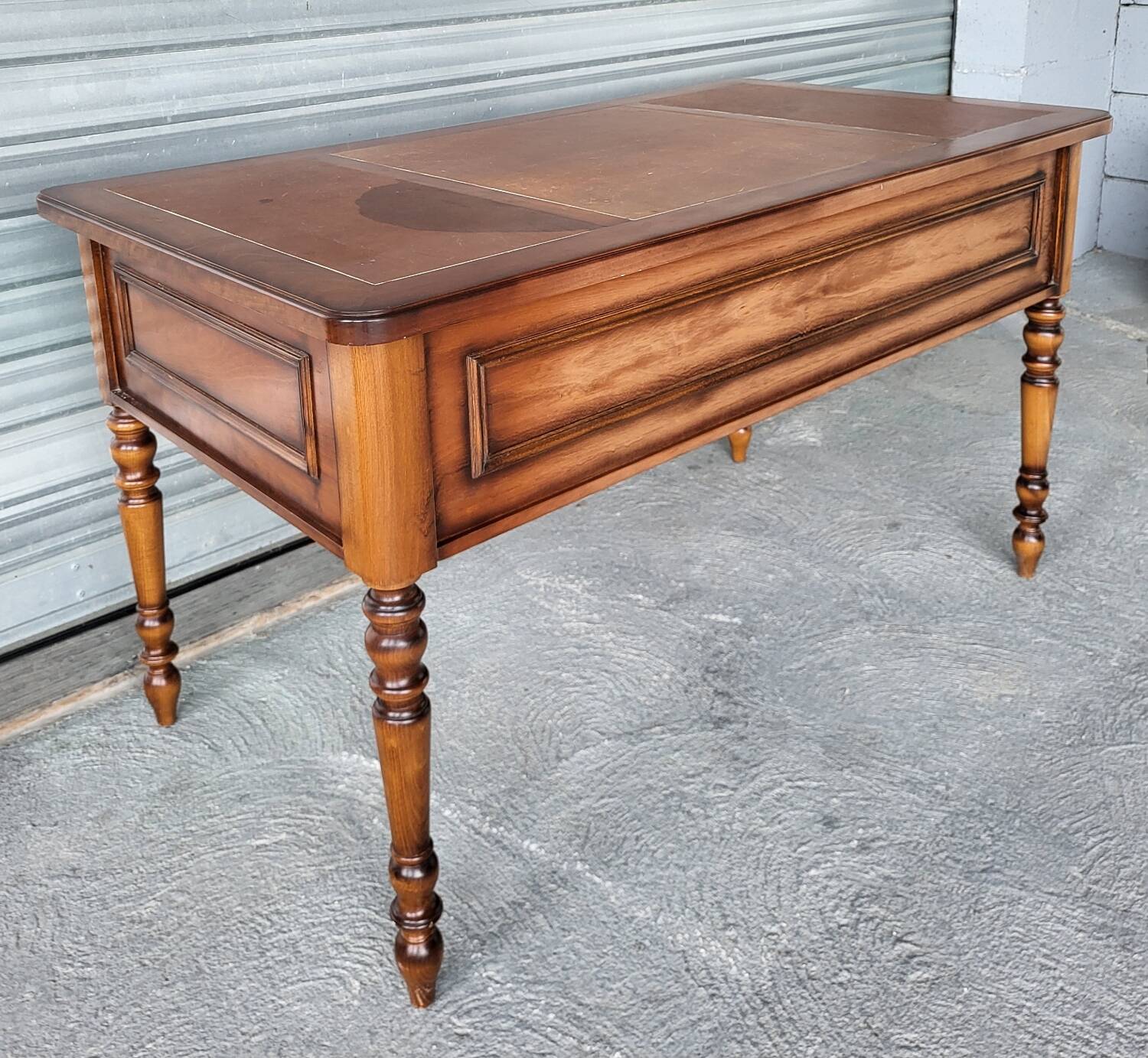 Louis Philippe style center-middle minister's desk in wood and leather