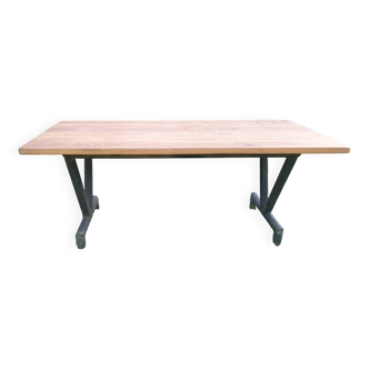 Industrial table