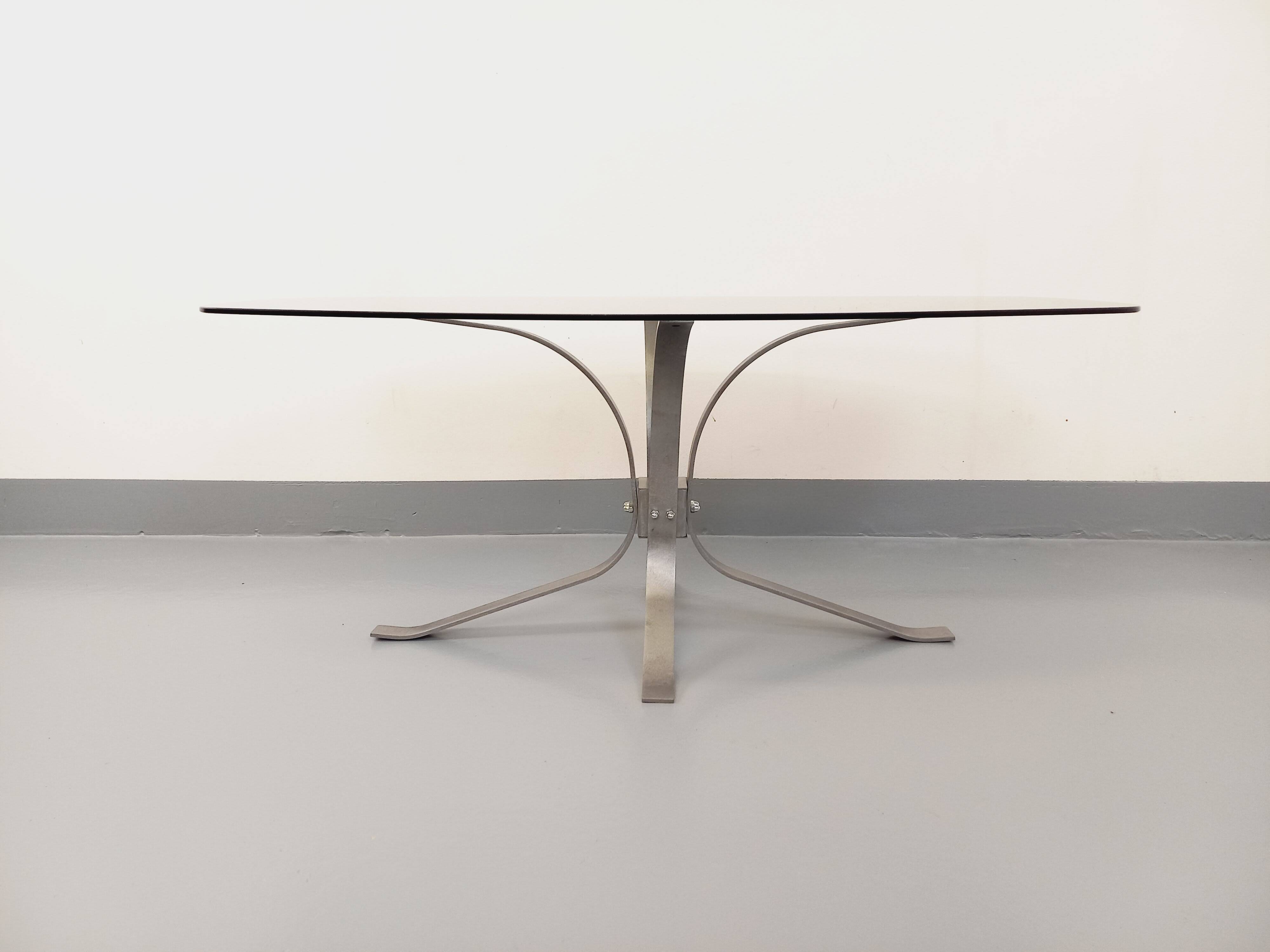 Vintage Rounded Rectangular Oval Coffee Table in Glass and Chromed Metal from the 70s