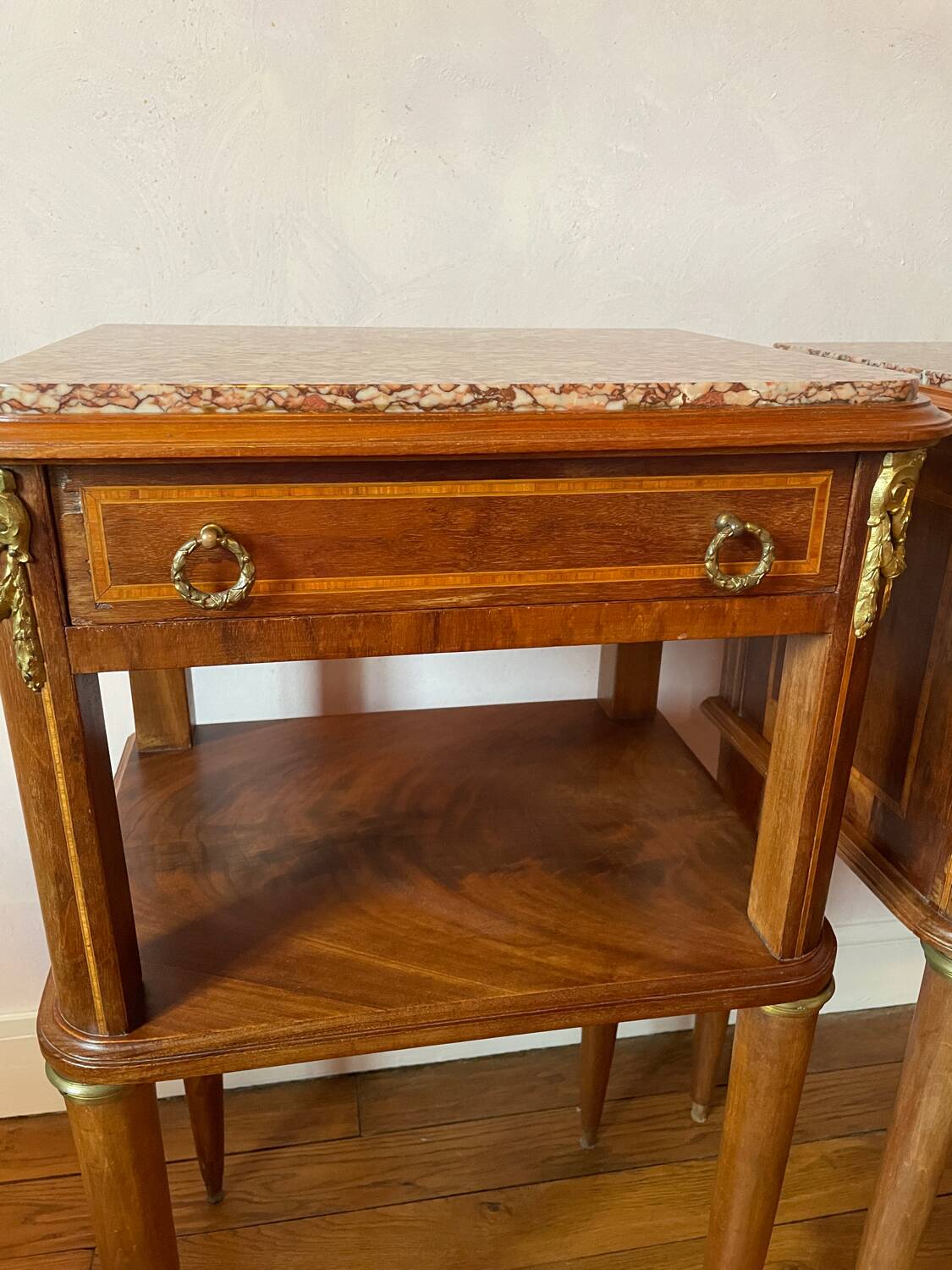 Lot tables de nuit bois et marbre