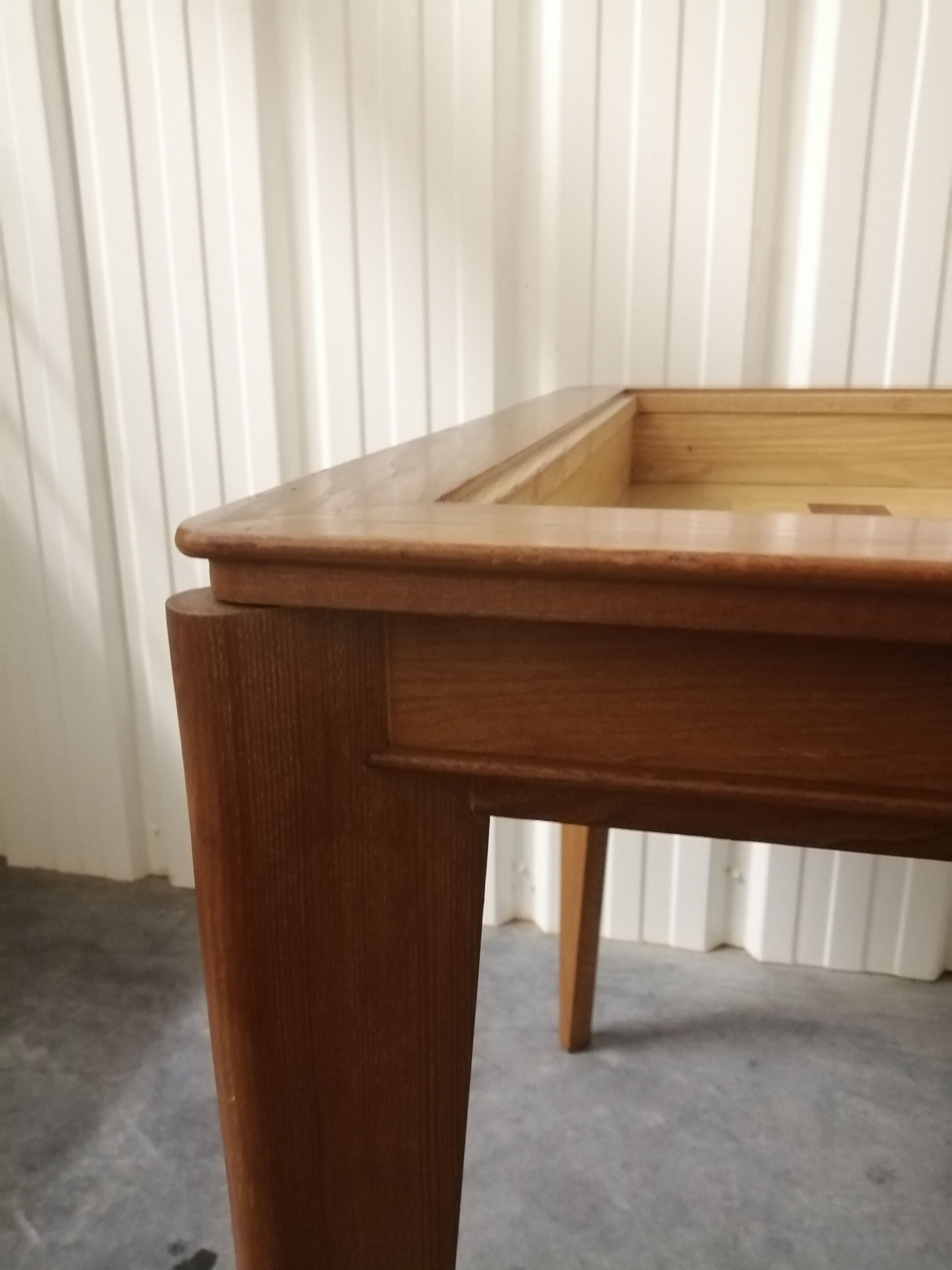 Art-deco games table