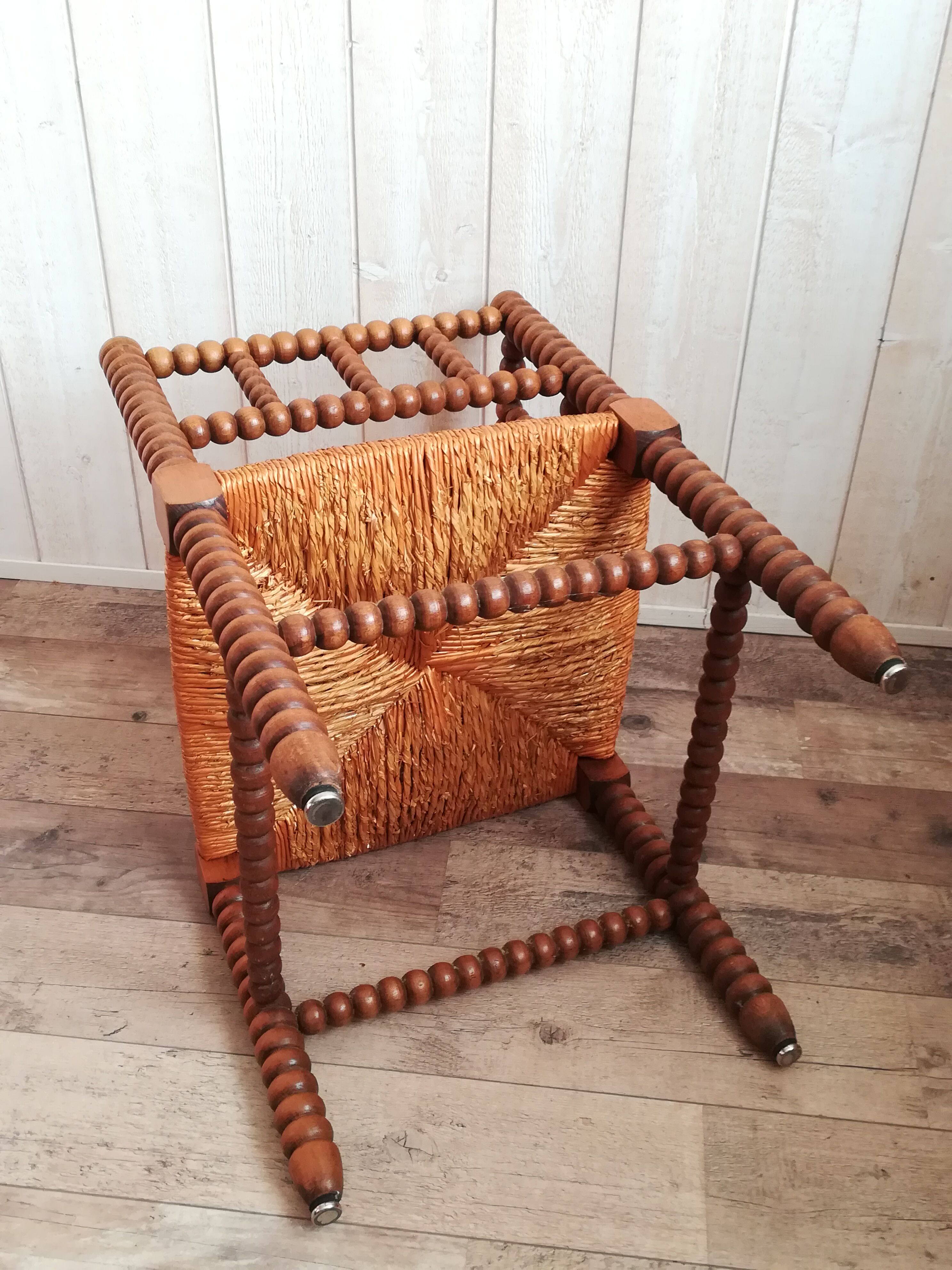 Armchair style arts and crafts