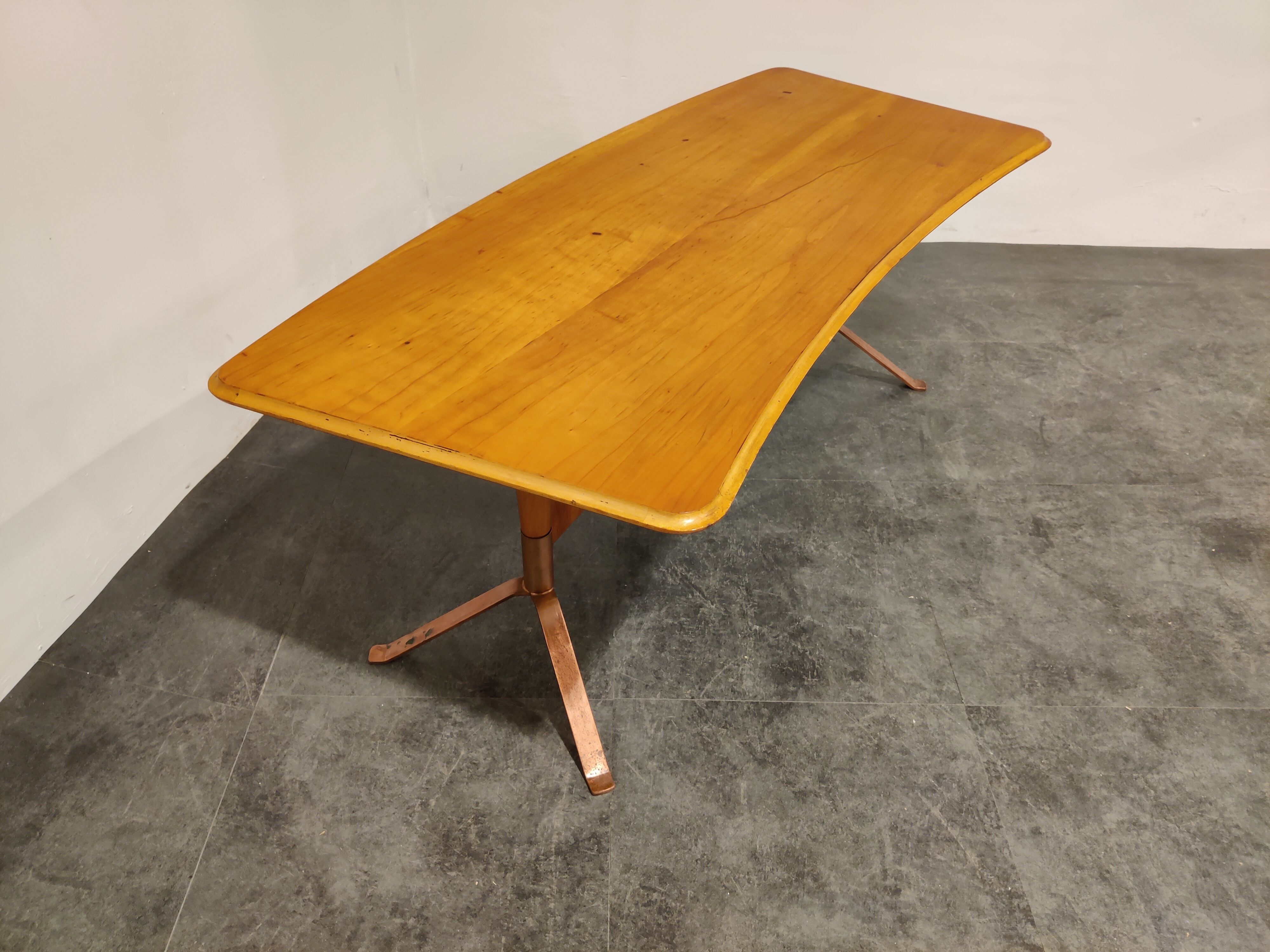 Mid century curved coffee table, 1960s