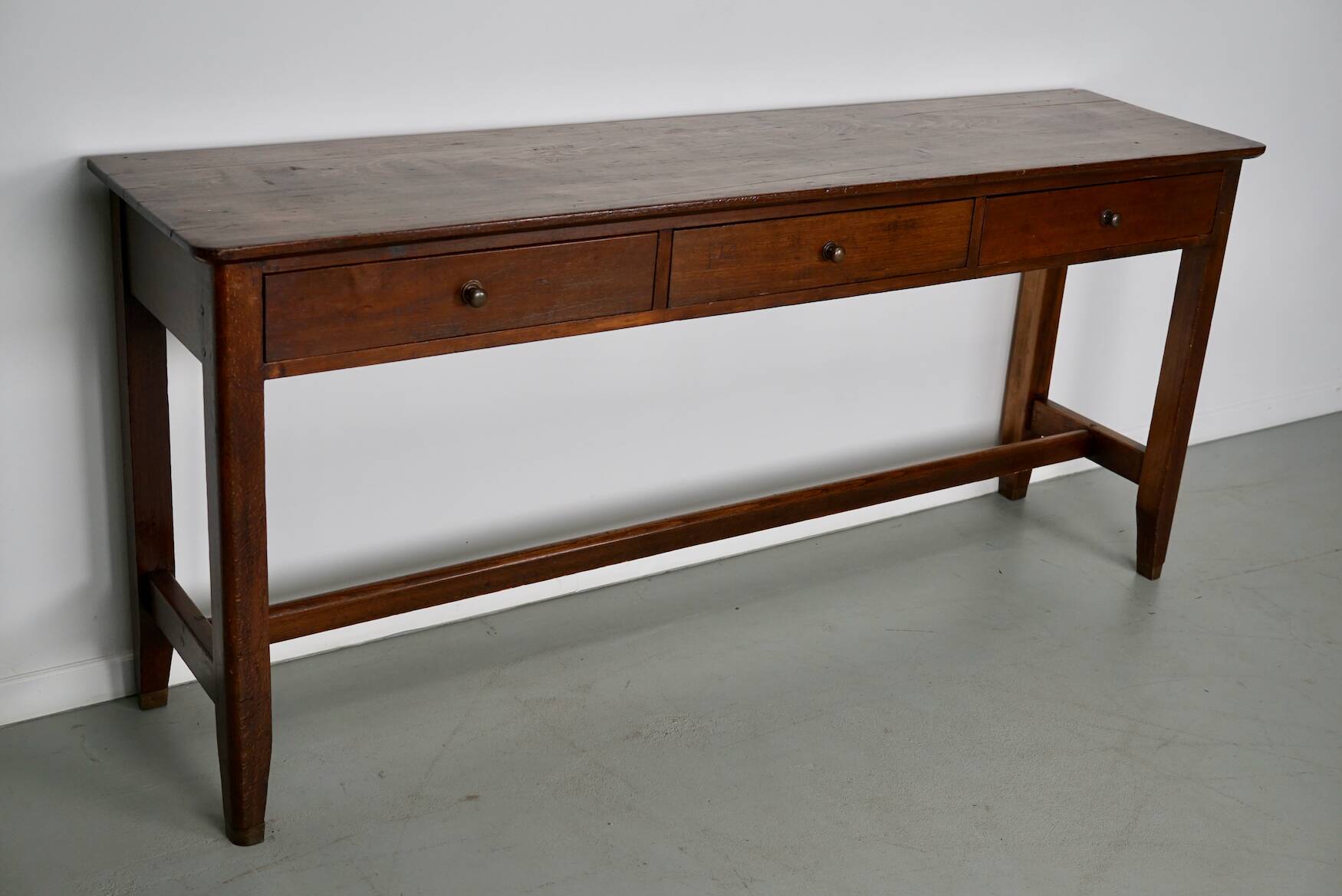 Antique French Rustic Farmhouse Elm Side Table, Early 20th Century