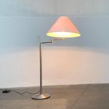 Adjustable floor lamp