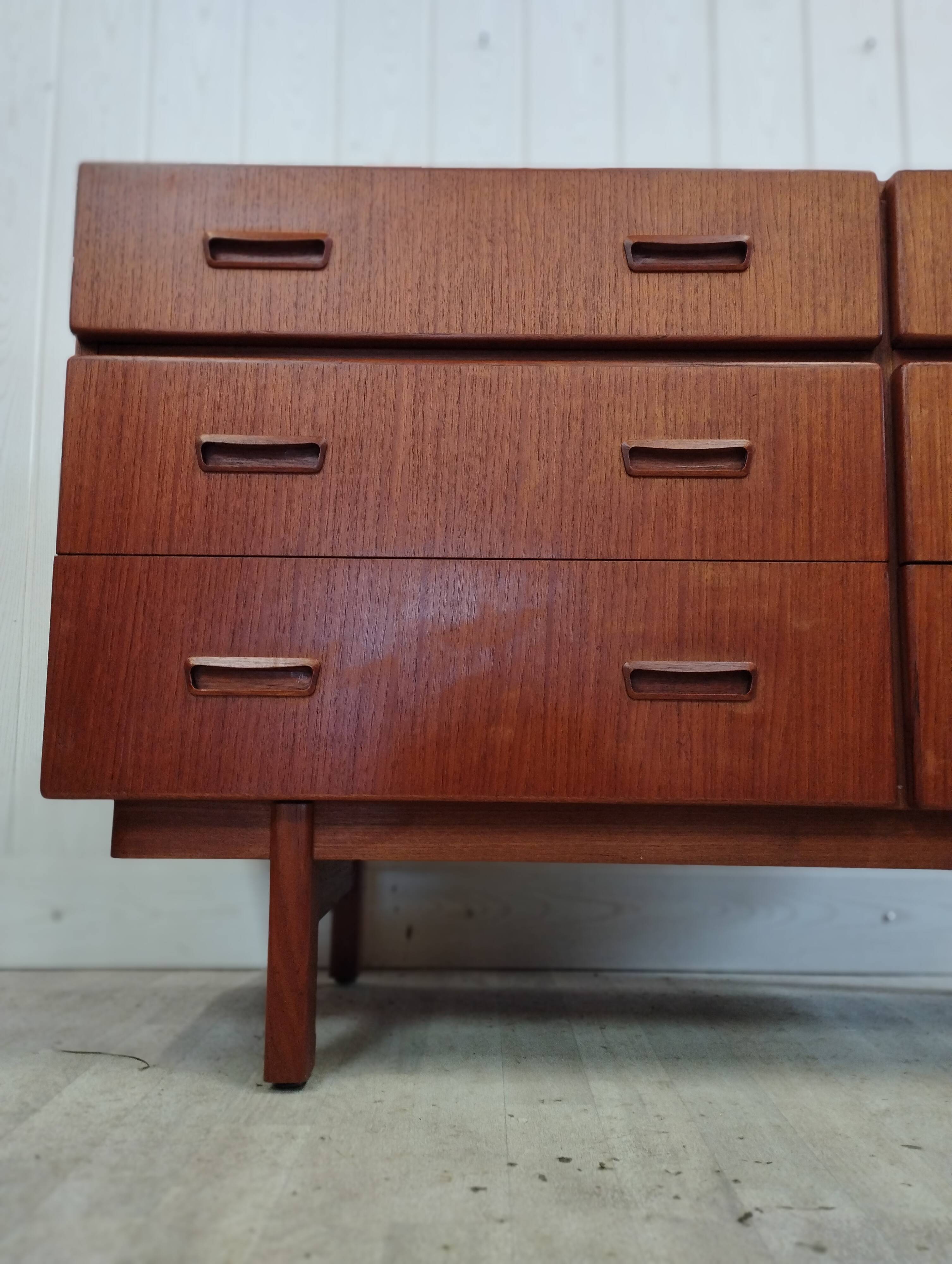 Commode scandinave en teck