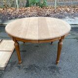 Extendable round Art Deco dining table, restored in solid oak, circa 1950, 280cm