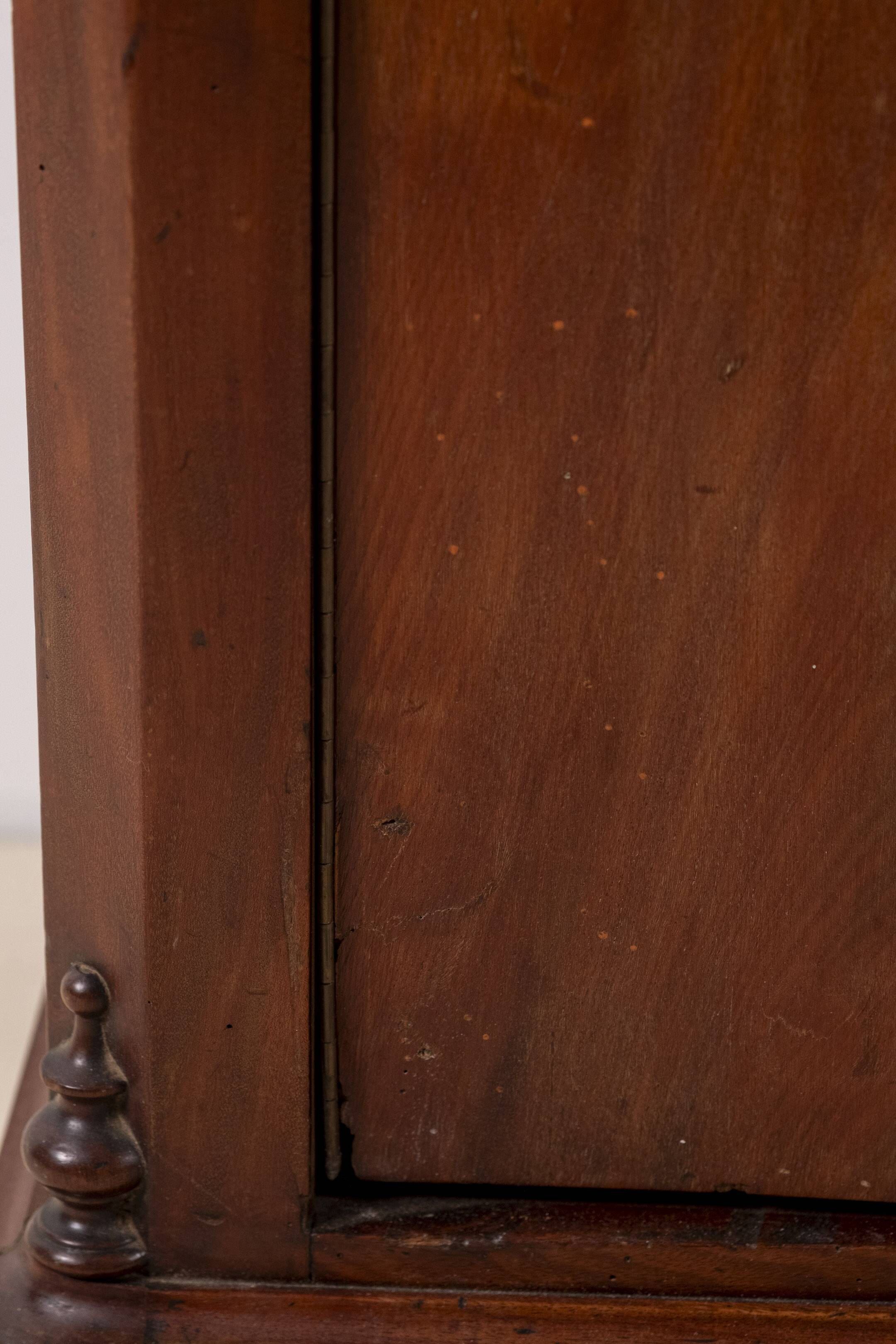 Cabinet Louis Philippe en acajou fabriqué en Belgique
