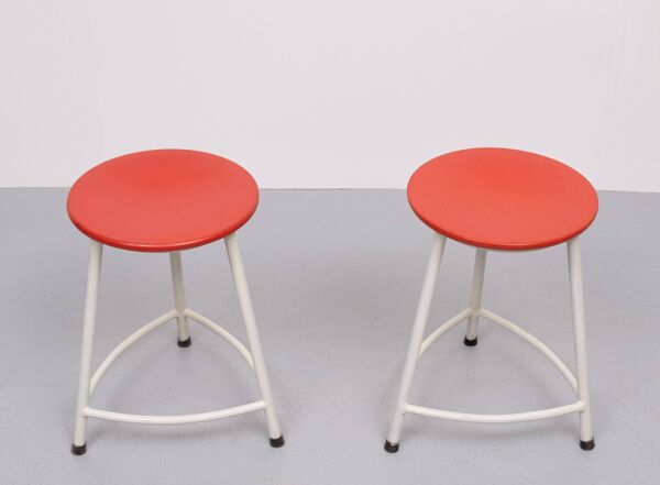 paire de tabourets Ahrend de Cirkel Design Friso Kramer années 1950 Hollande