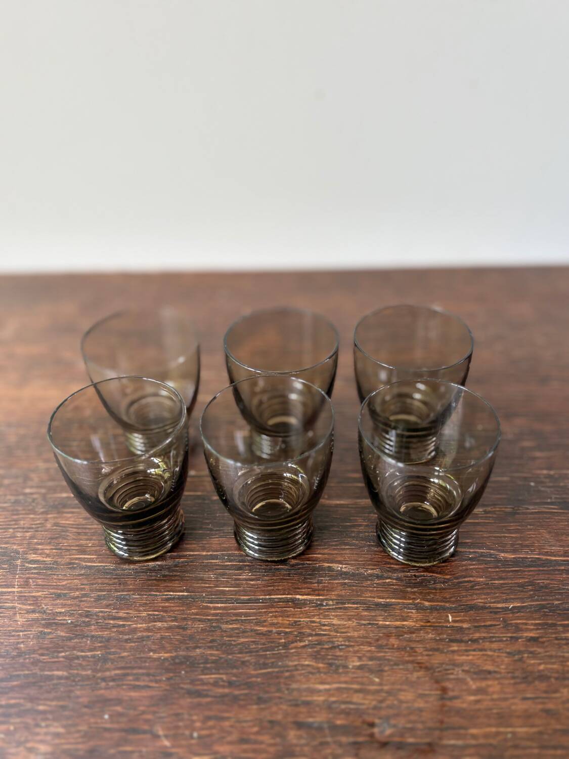 Set of 6 vintage 70s glasses with smoked grey ring feet