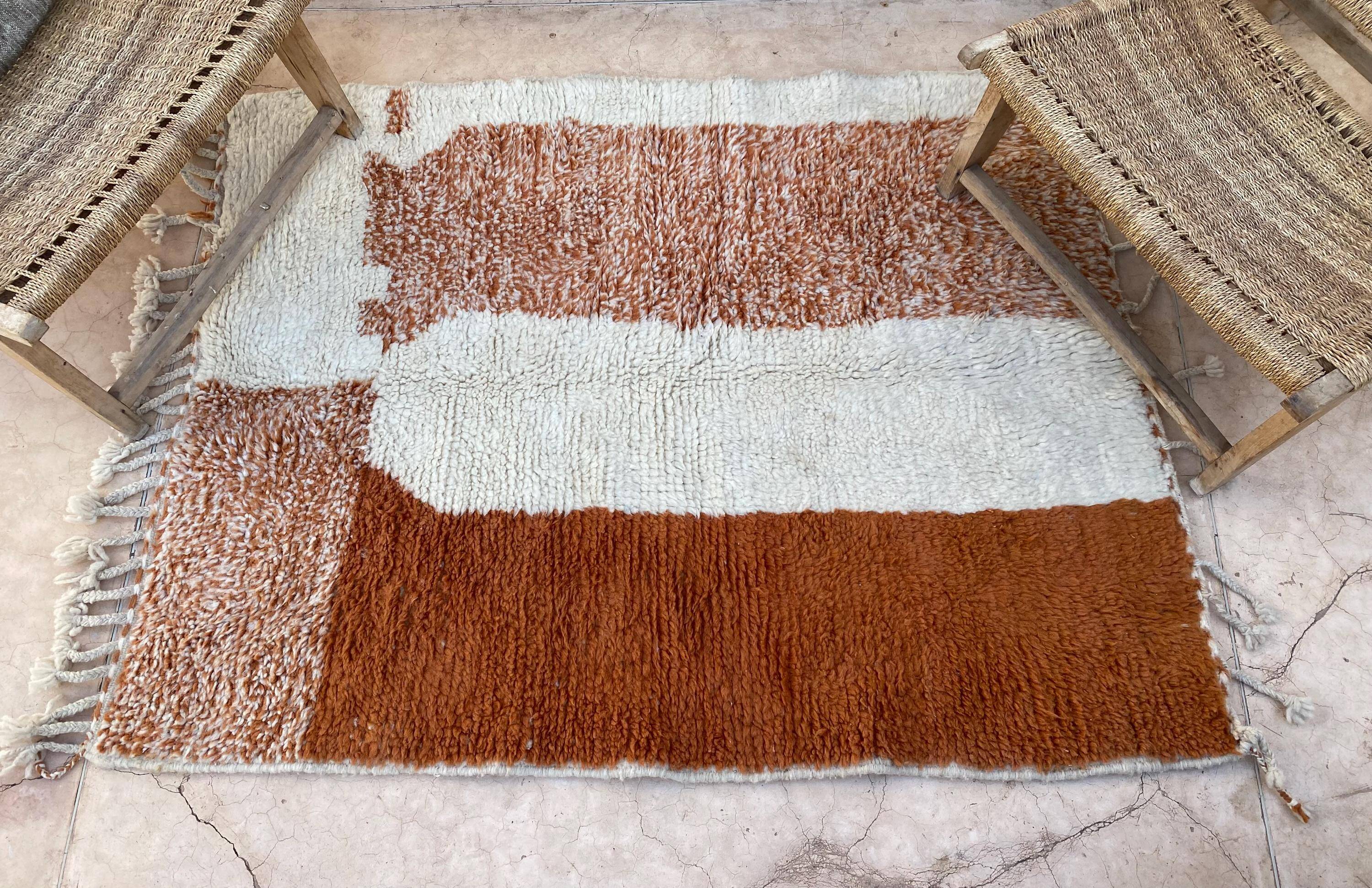 Handmade Berber rug in wool 3 x 2 m