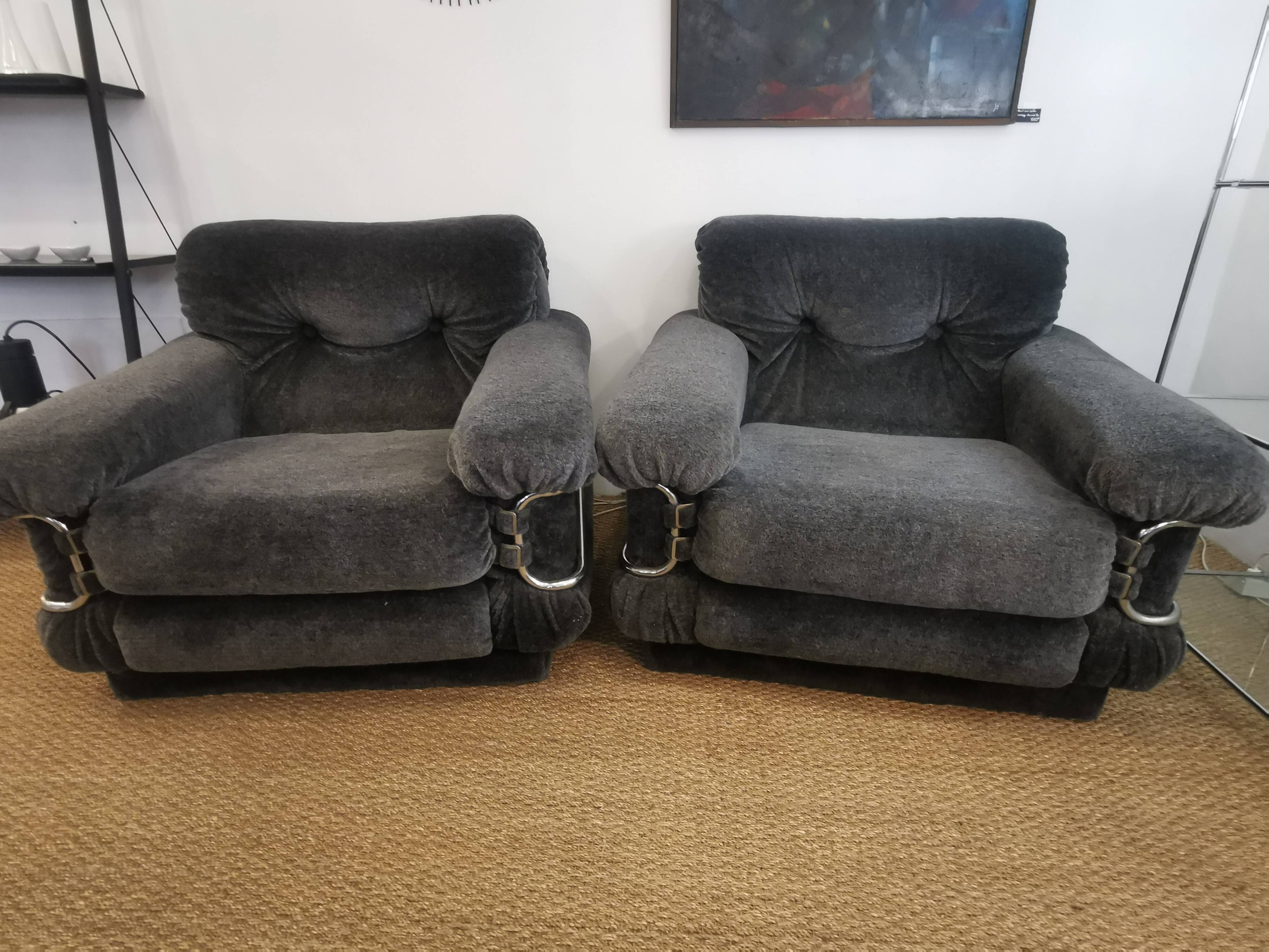 Pair of vintage italian design armchairs from the 70s