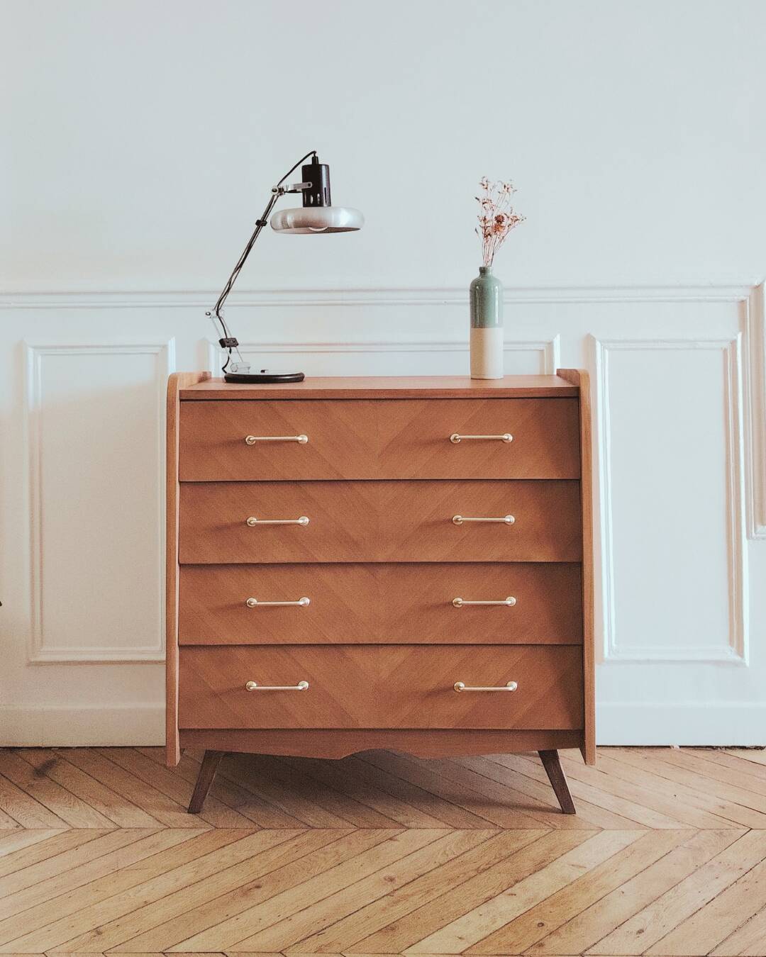 Commode au design scandinave vintage rénovée, années 60