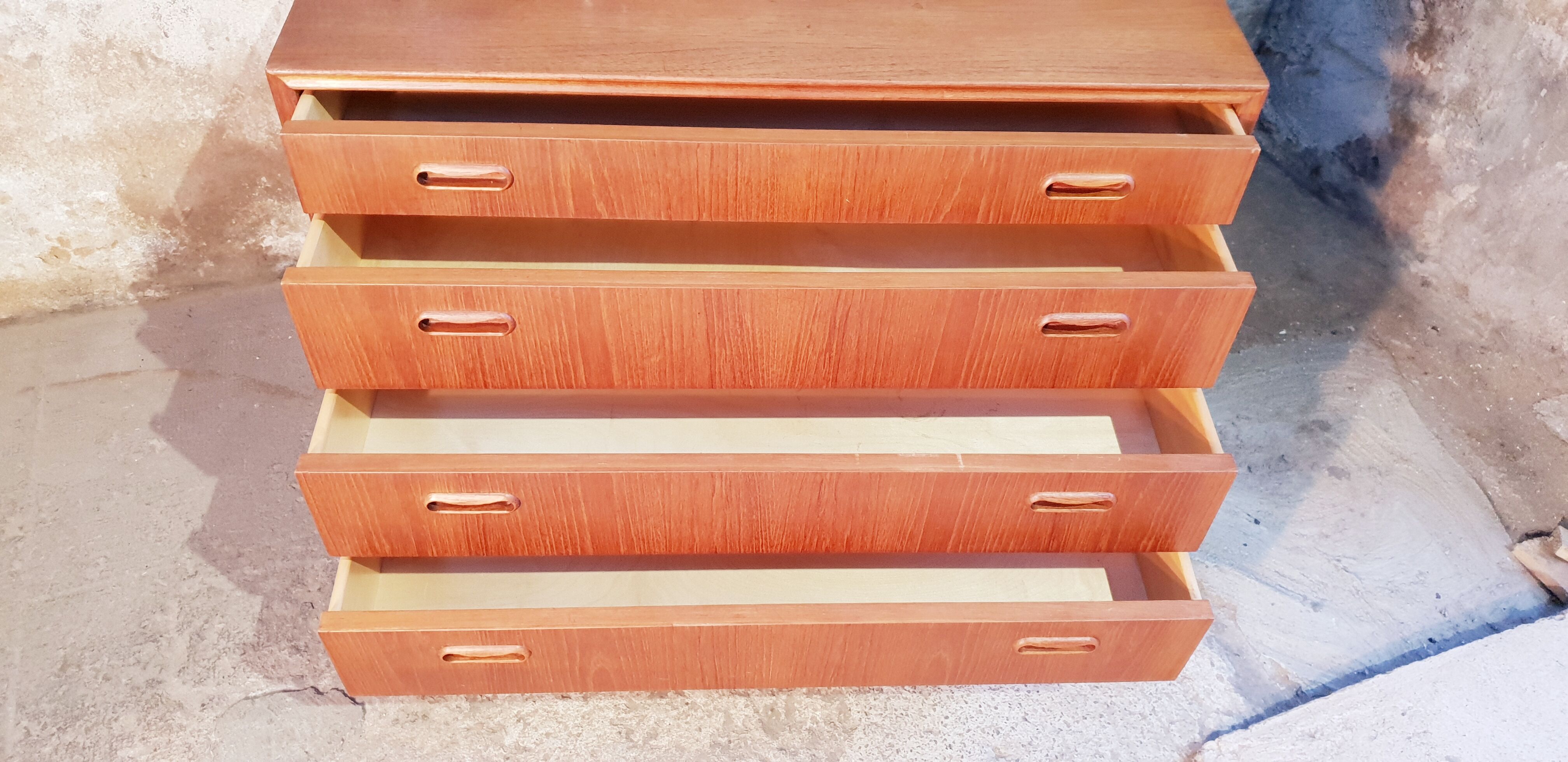 Scandinavian chest of drawers