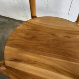 Chaise curbée avec assise ronde