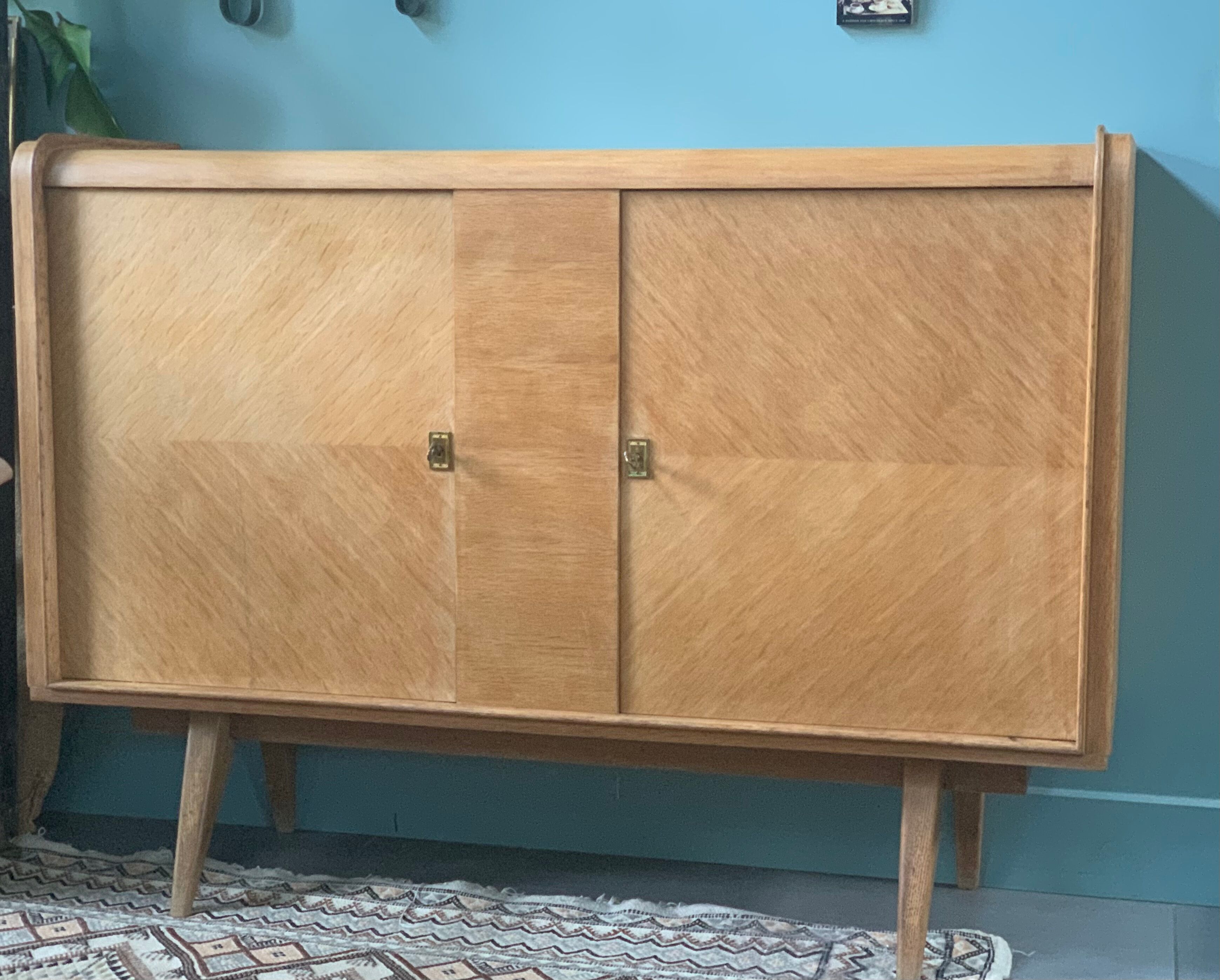 Vintage sideboard buffet