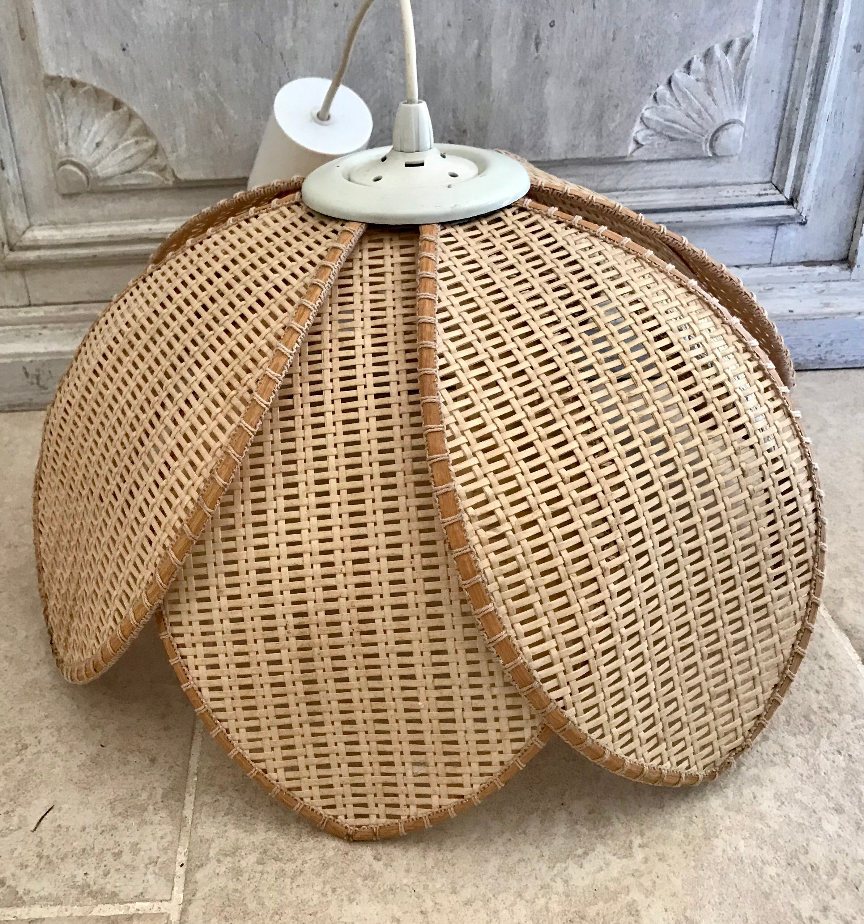Suspension flower in rattan canning 1970