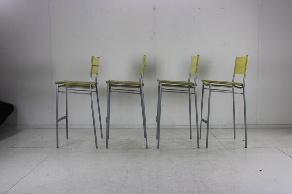 Ensemble de quatre tabourets de bar par Tito Agnoli pour Pierantonio Bonacina