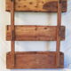 Etagère murale moules à briques en bois