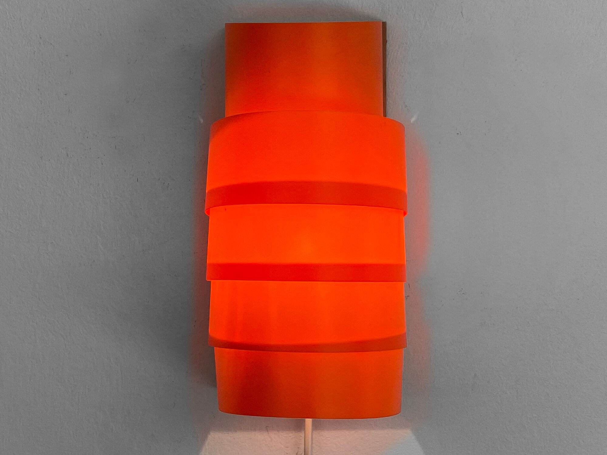 Wall light/sconce V 311 by Hans-Agne Jakobsson for Ellysett. Sweden 1970s