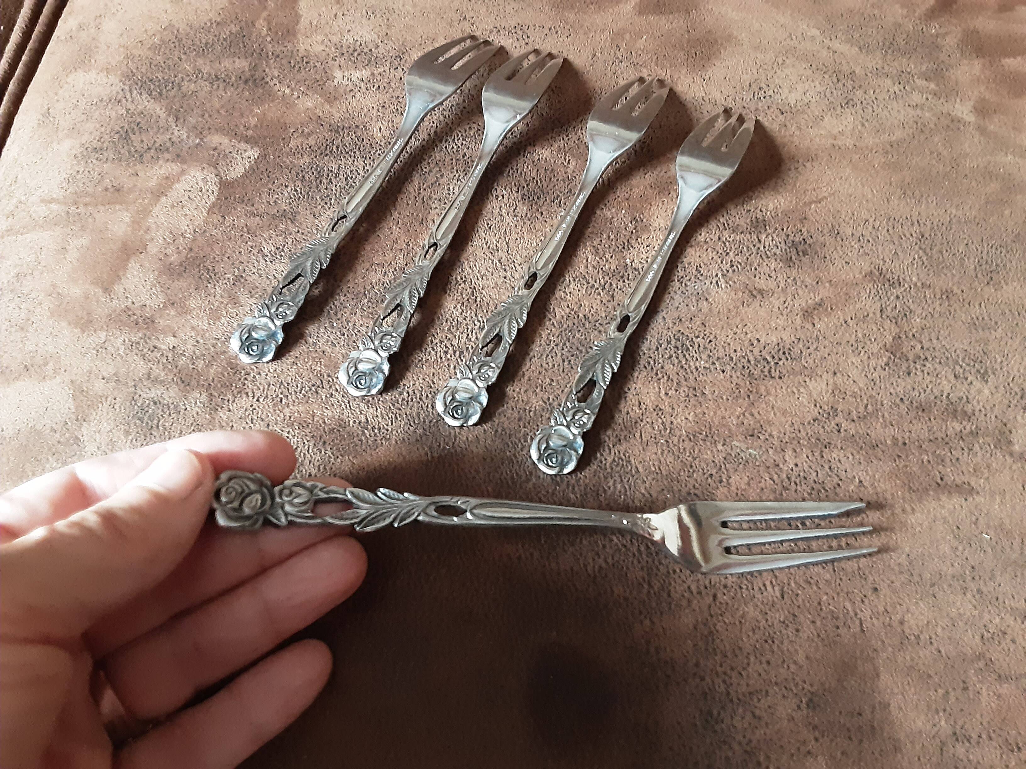 Set of 5 original metal forks