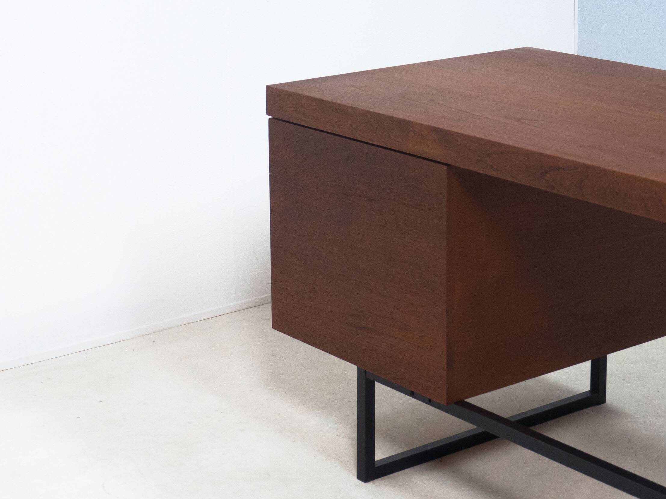 Meurop ‘Standard’ writing desk by Pierre Guariche