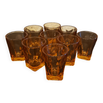 Lot de 9 verres roses vintage base carrée